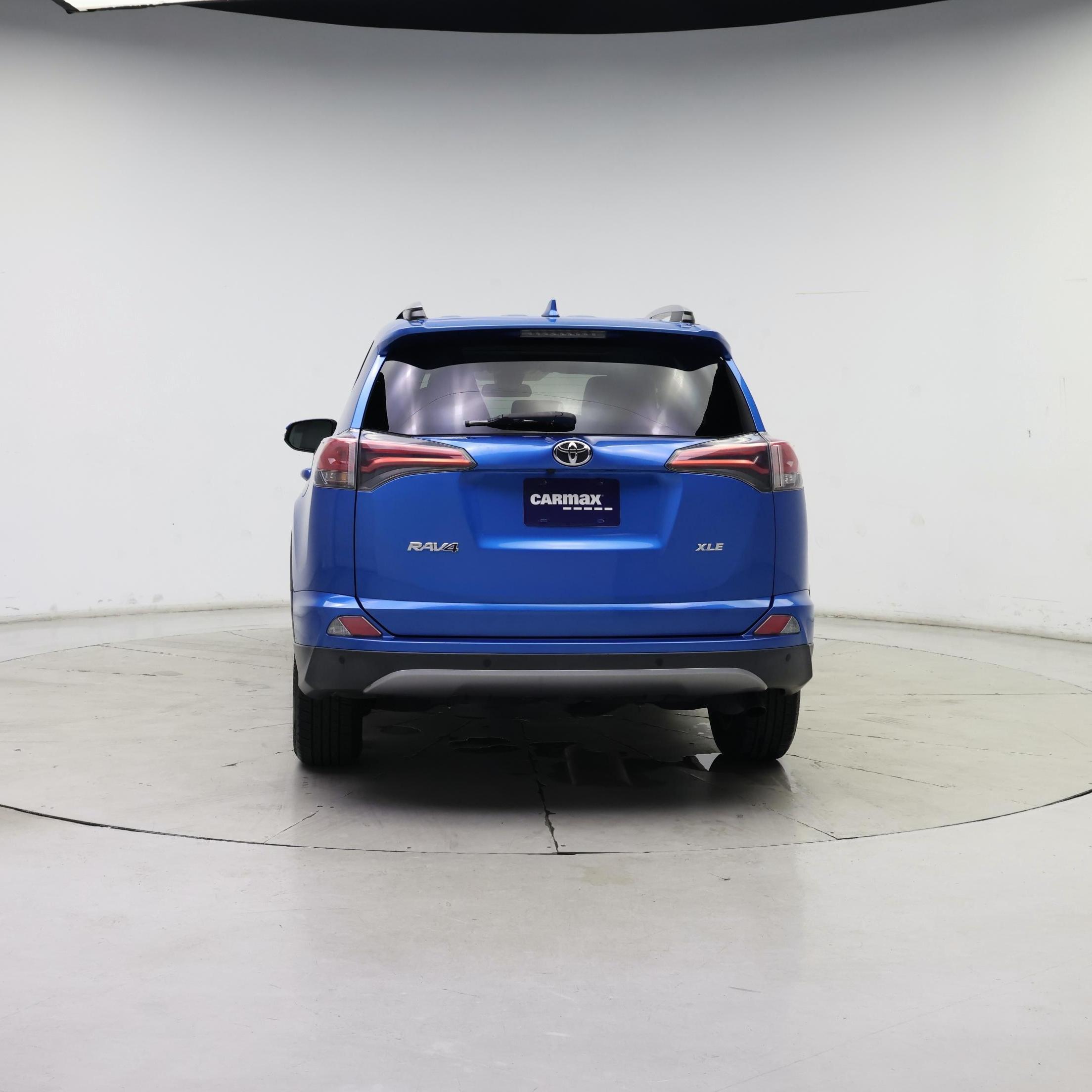 Thumbnail: 2017 Toyota RAV4 - 6