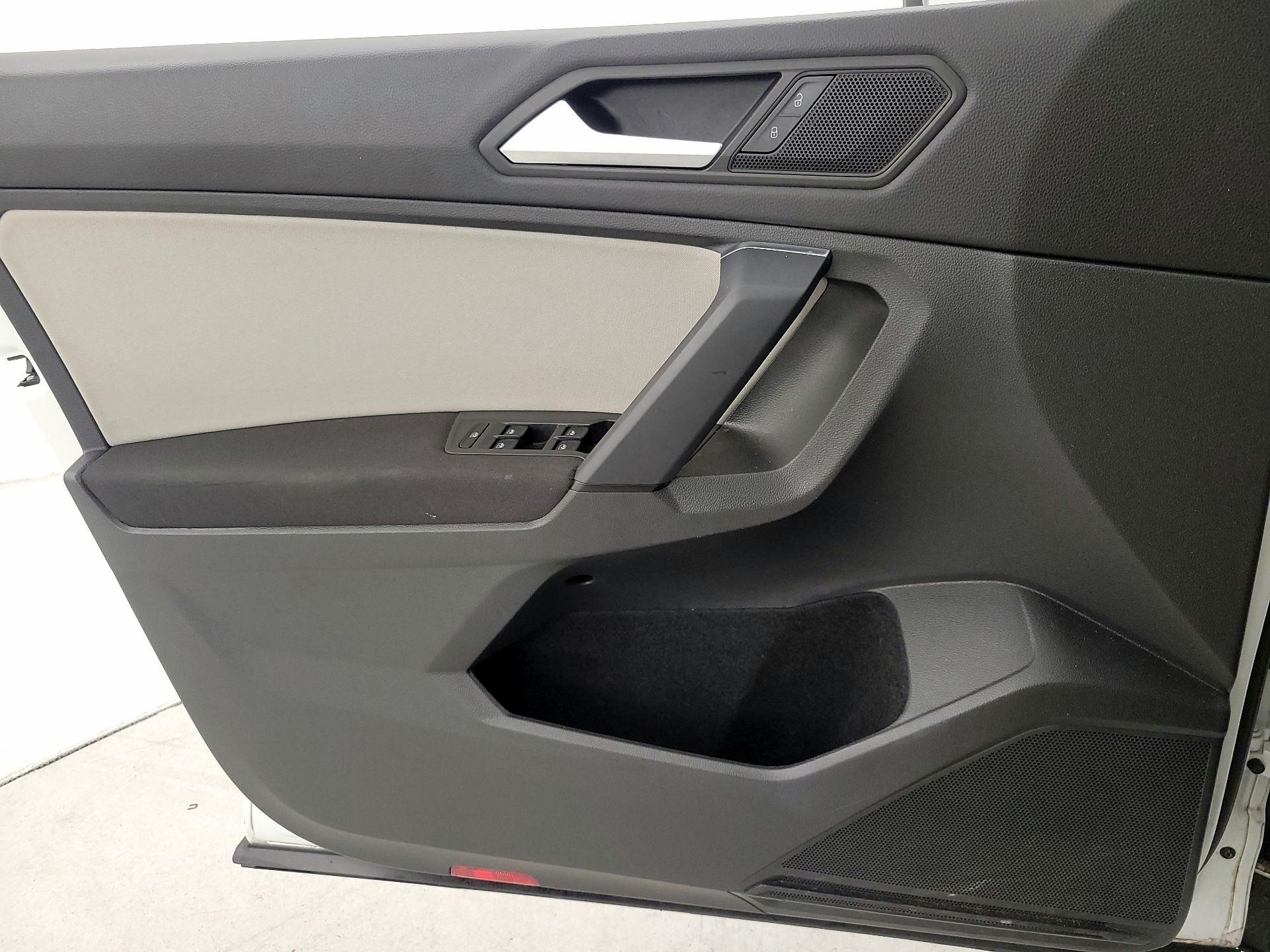 Thumbnail: 2019 Volkswagen Tiguan - 12