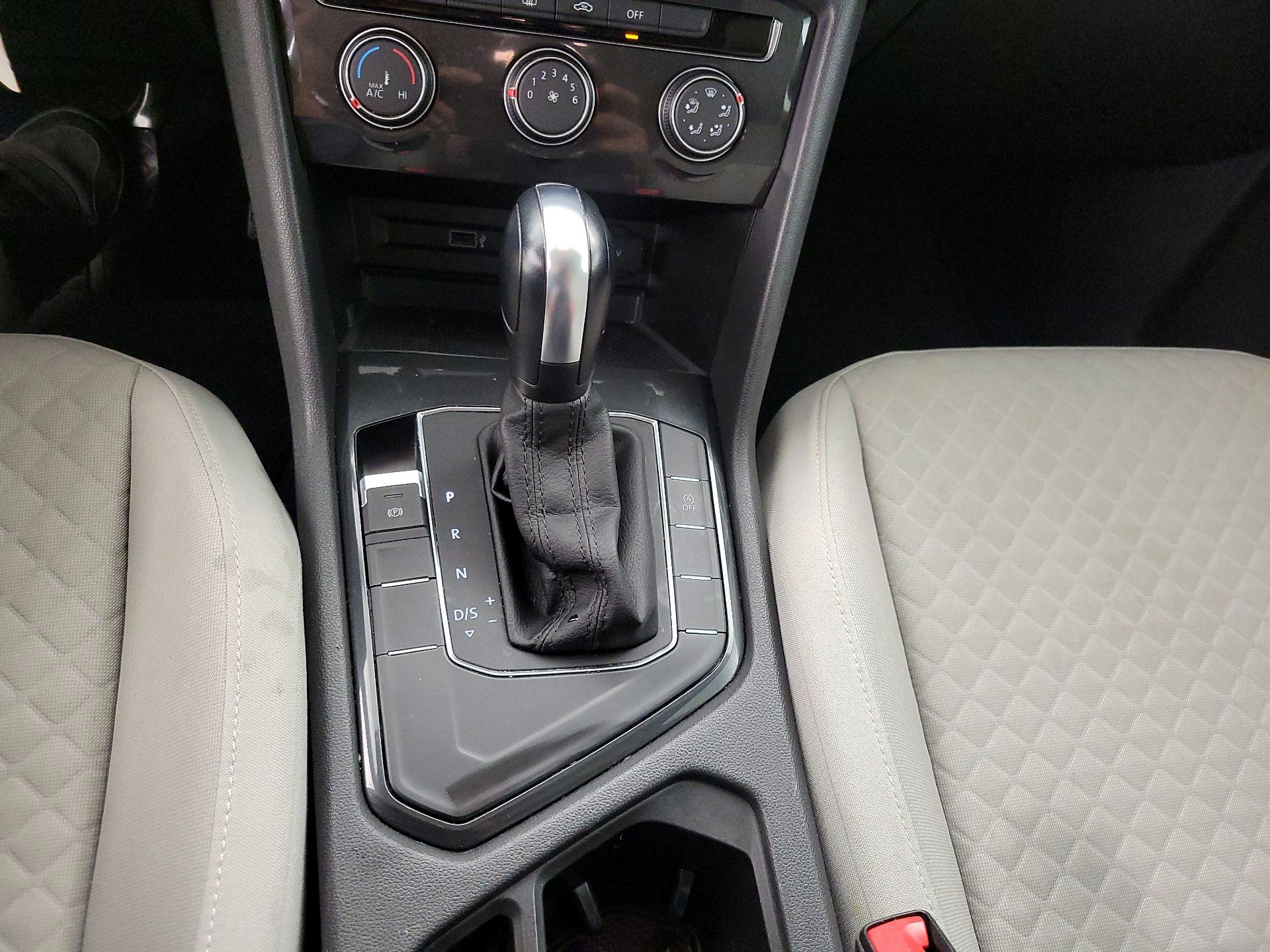 Thumbnail: 2019 Volkswagen Tiguan - 17