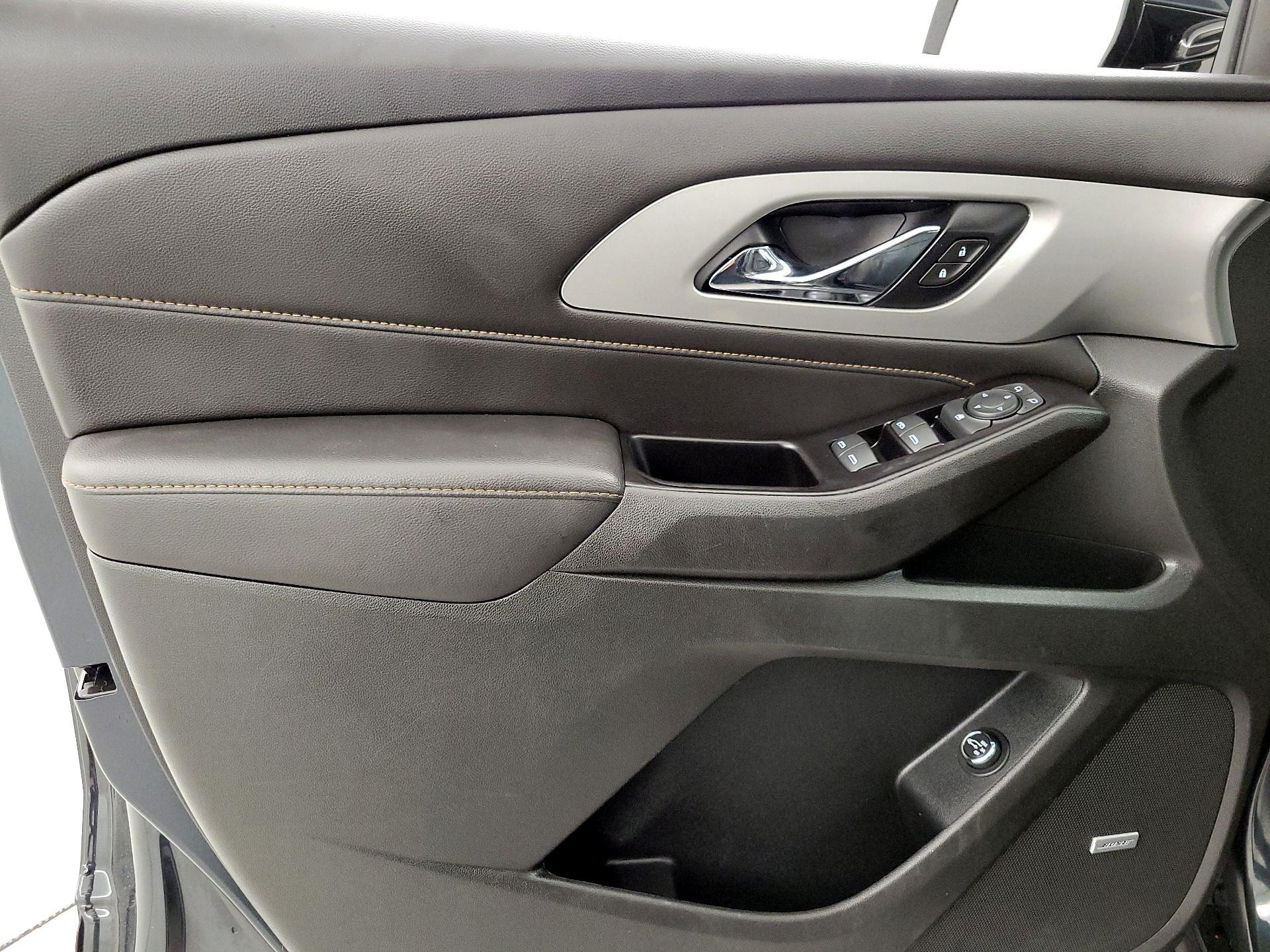 Thumbnail: 2020 Chevrolet Traverse - 12