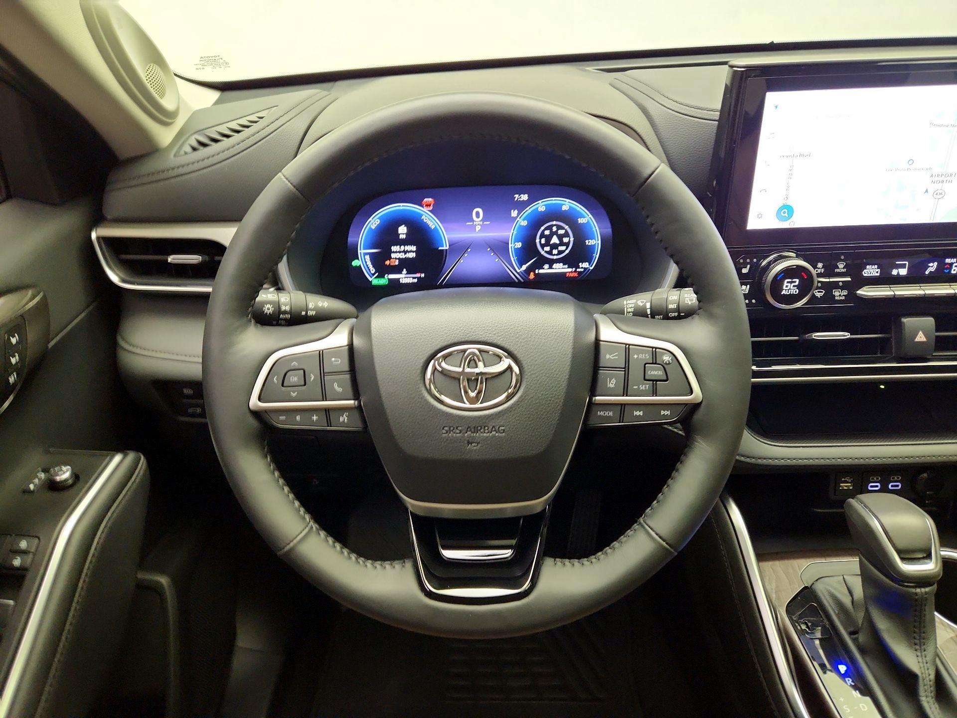 Thumbnail: 2025 Toyota Highlander - 10