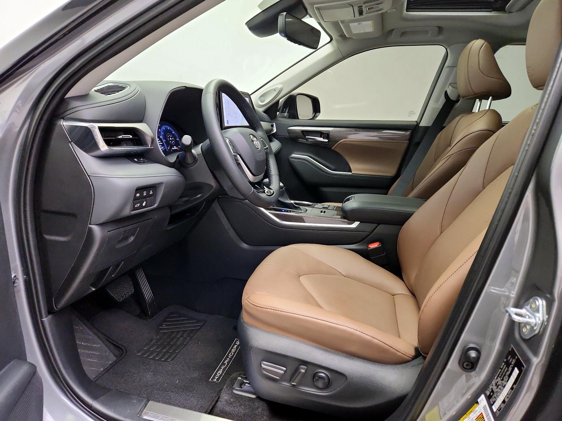 Thumbnail: 2025 Toyota Highlander - 11