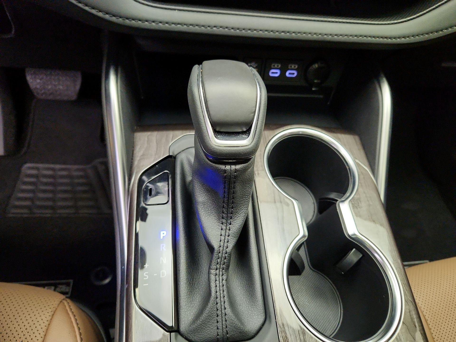Thumbnail: 2025 Toyota Highlander - 18