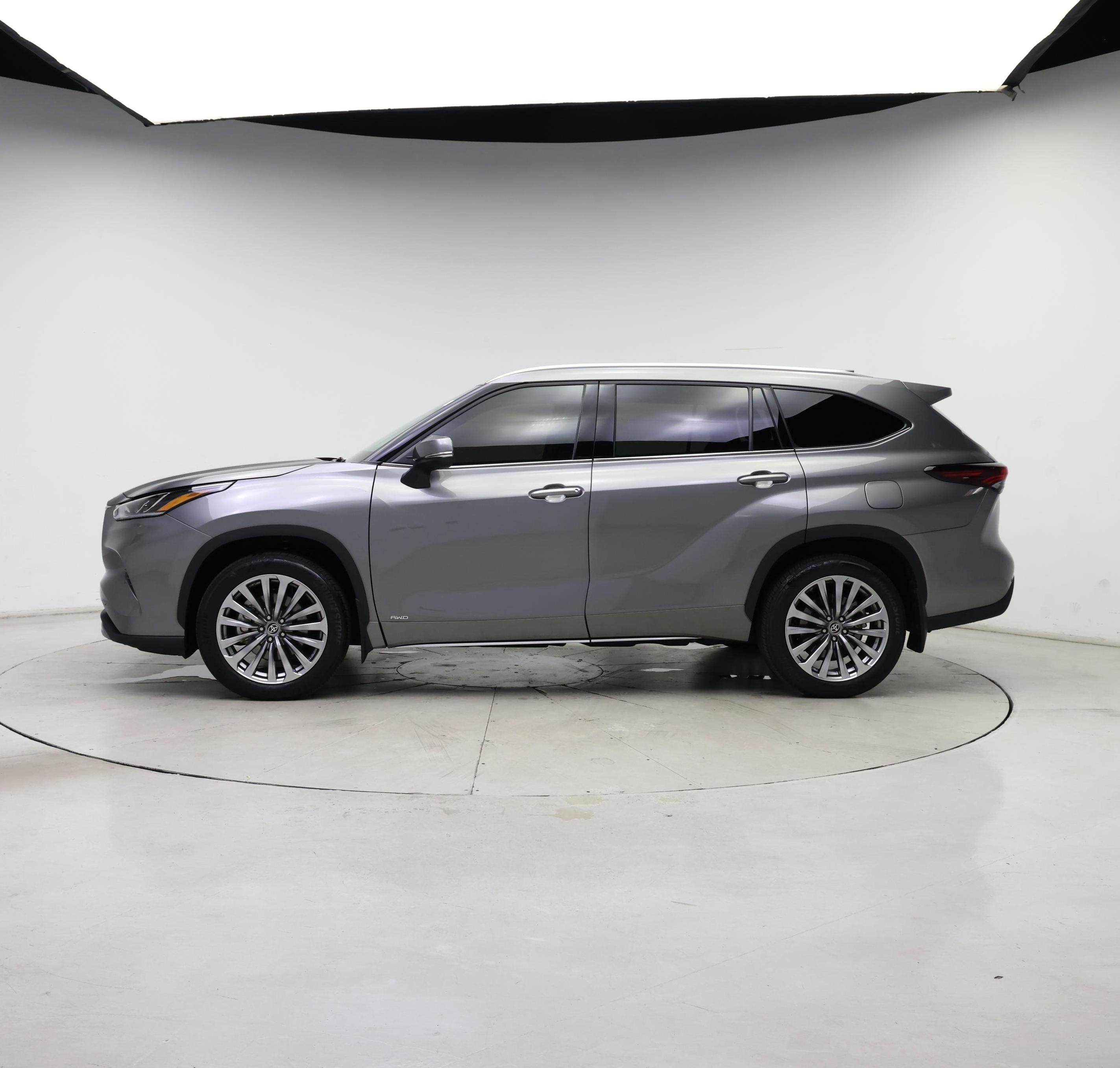 Thumbnail: 2025 Toyota Highlander - 3