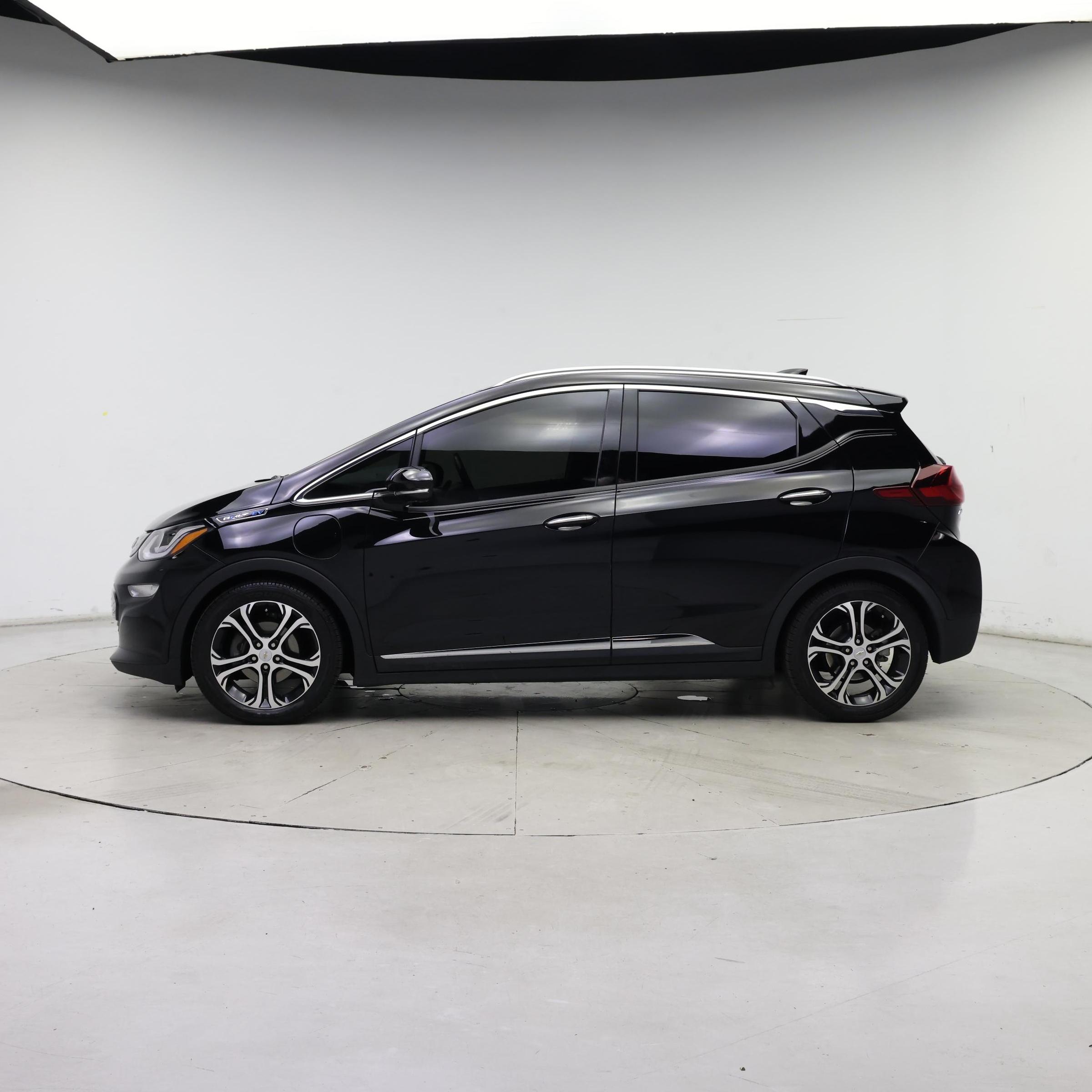 Thumbnail: 2021 Chevrolet Bolt EV - 3