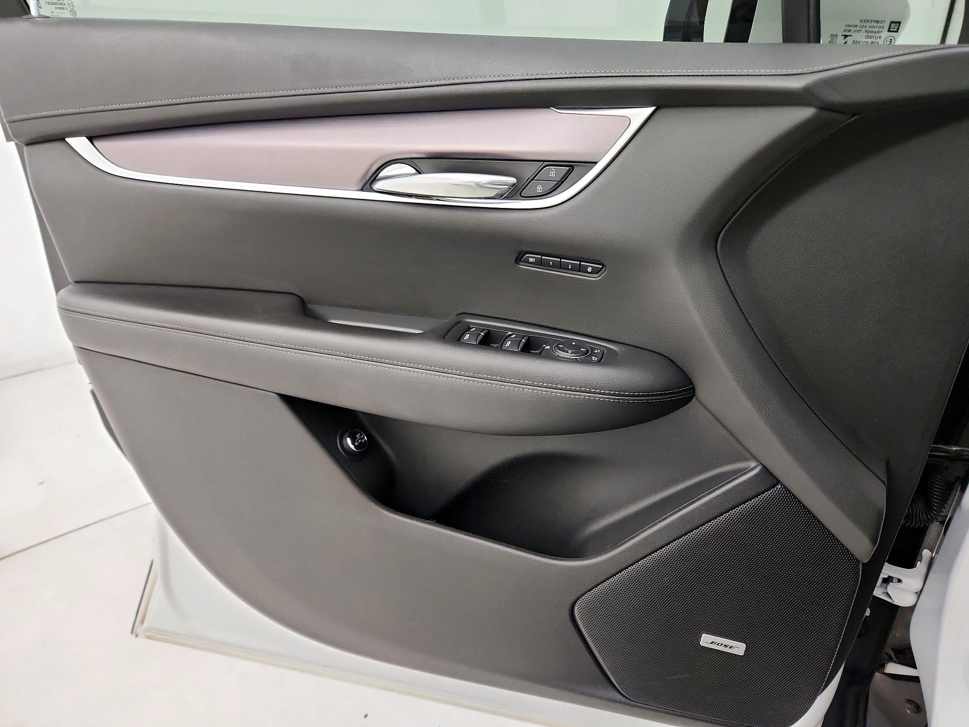 Thumbnail: 2021 Cadillac XT6 - 12