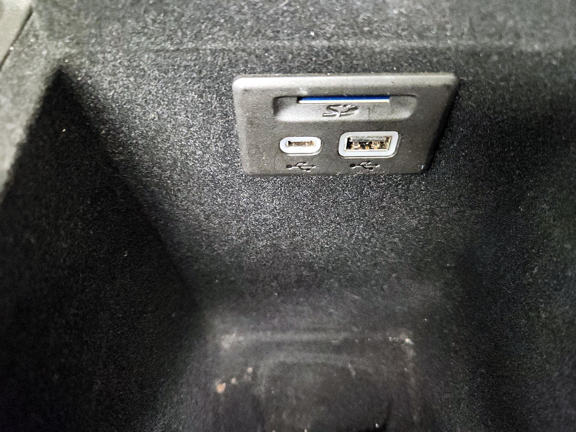 Thumbnail: 2021 Cadillac XT6 - 18