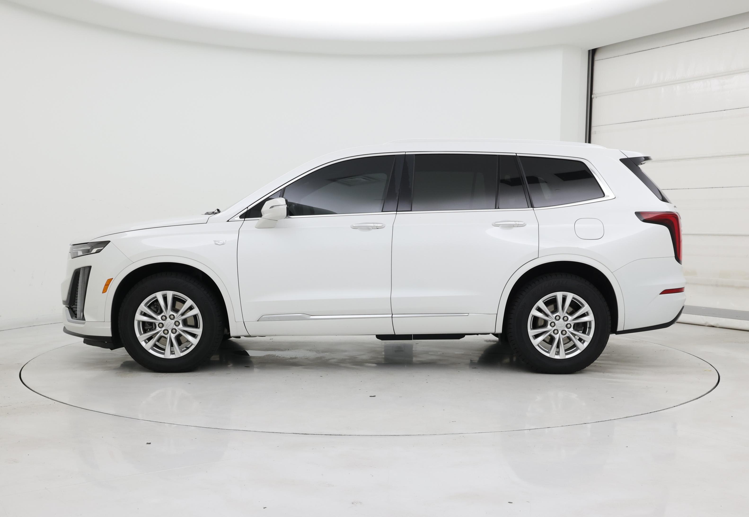 Thumbnail: 2021 Cadillac XT6 - 3