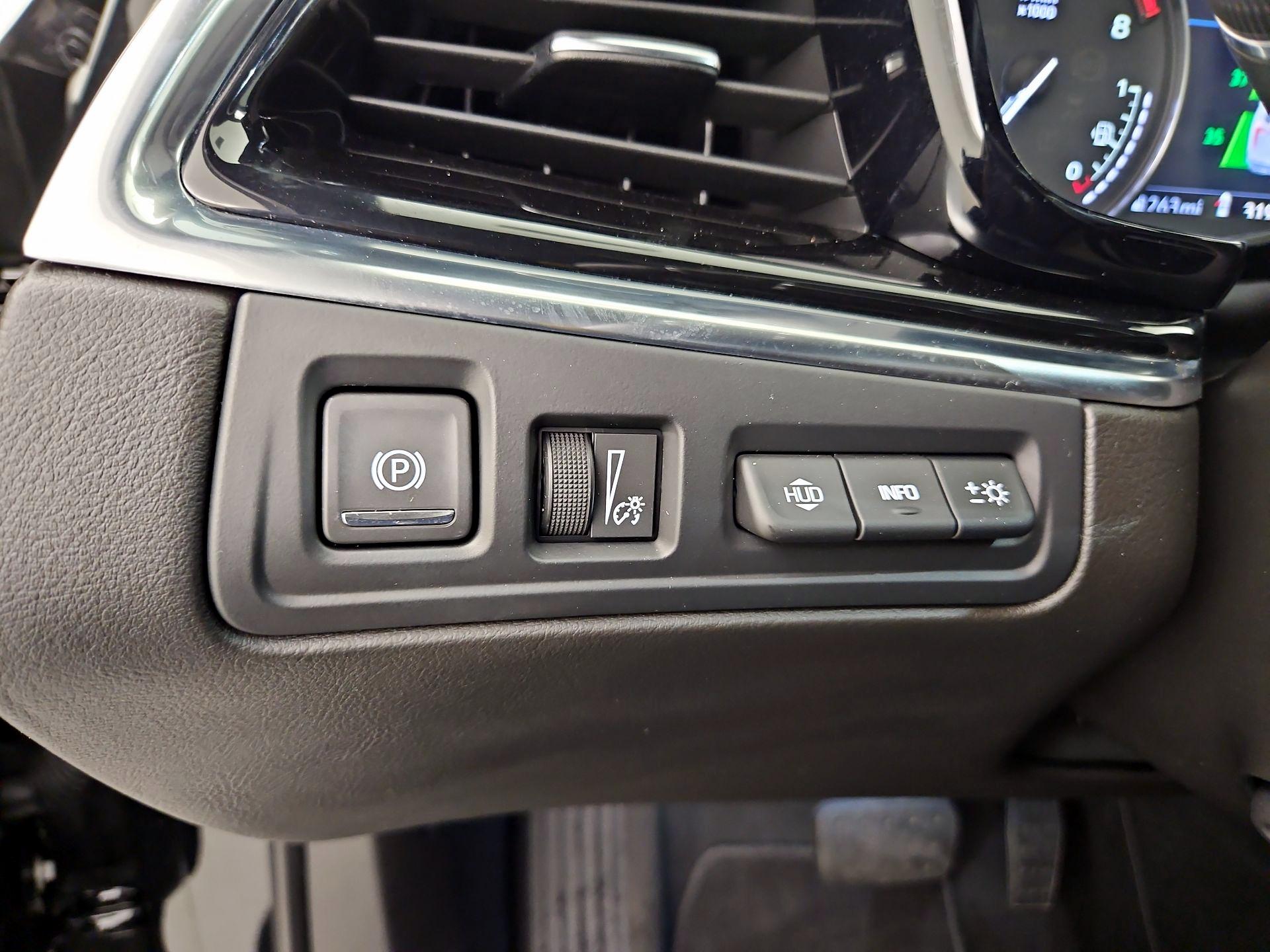 Thumbnail: 2023 Cadillac XT6 - 13
