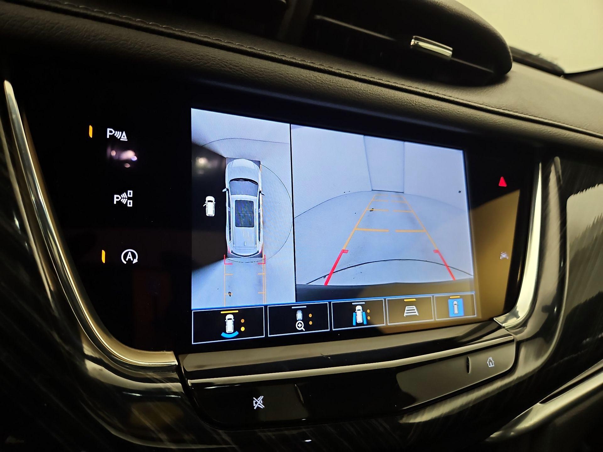Thumbnail: 2023 Cadillac XT6 - 14