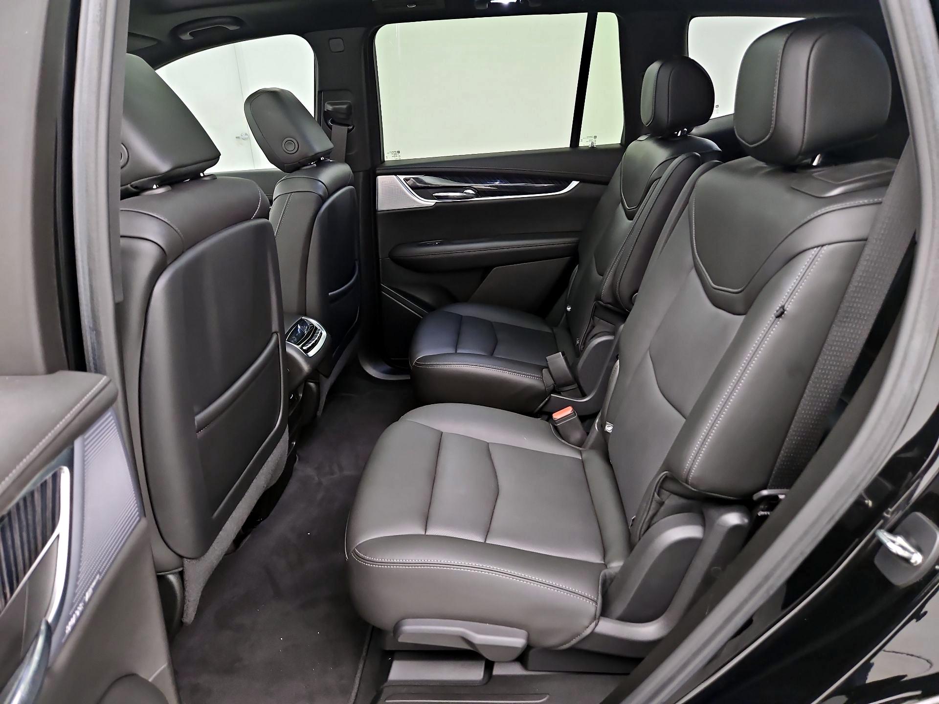 Thumbnail: 2023 Cadillac XT6 - 20