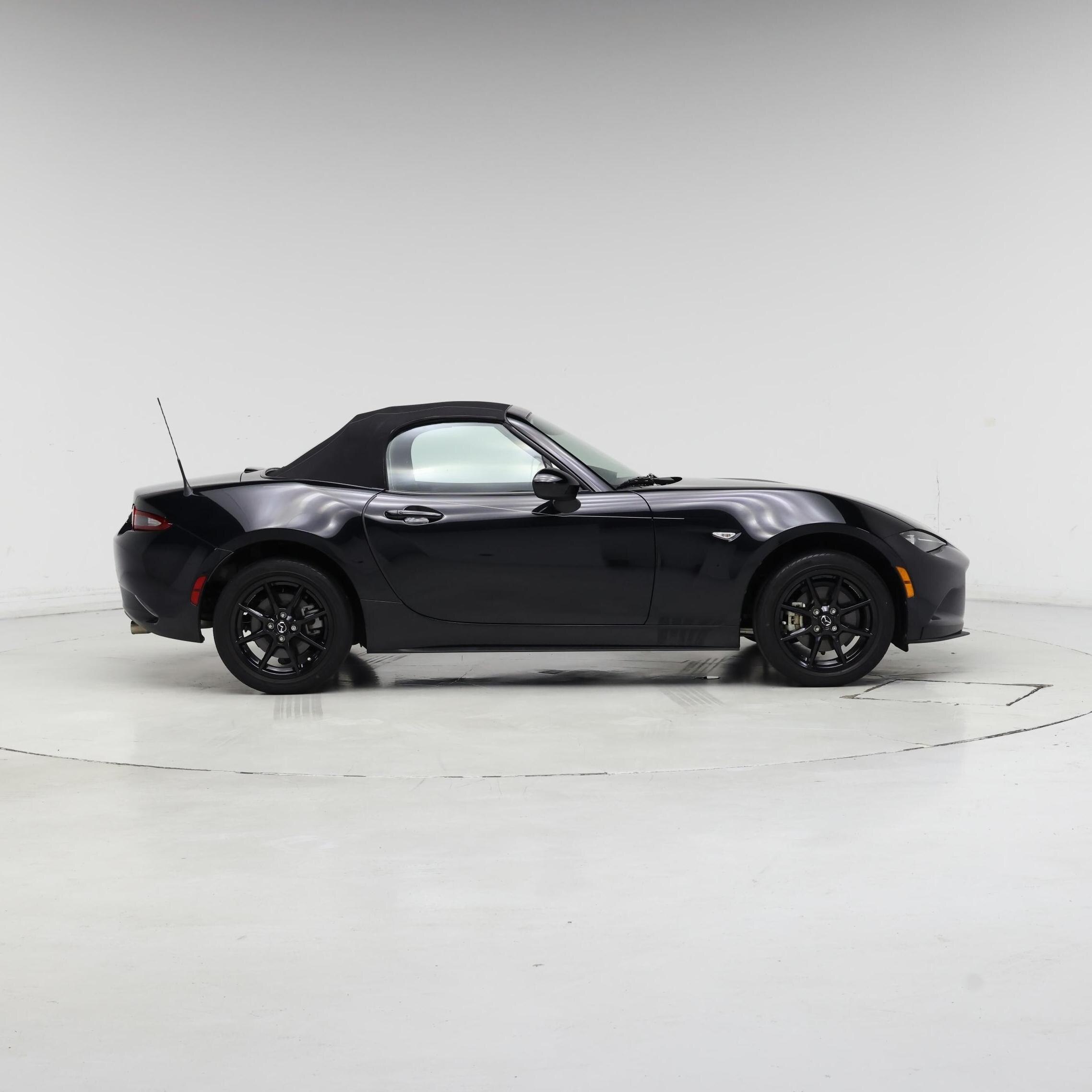 Thumbnail: 2022 Mazda MX-5 Miata - 7