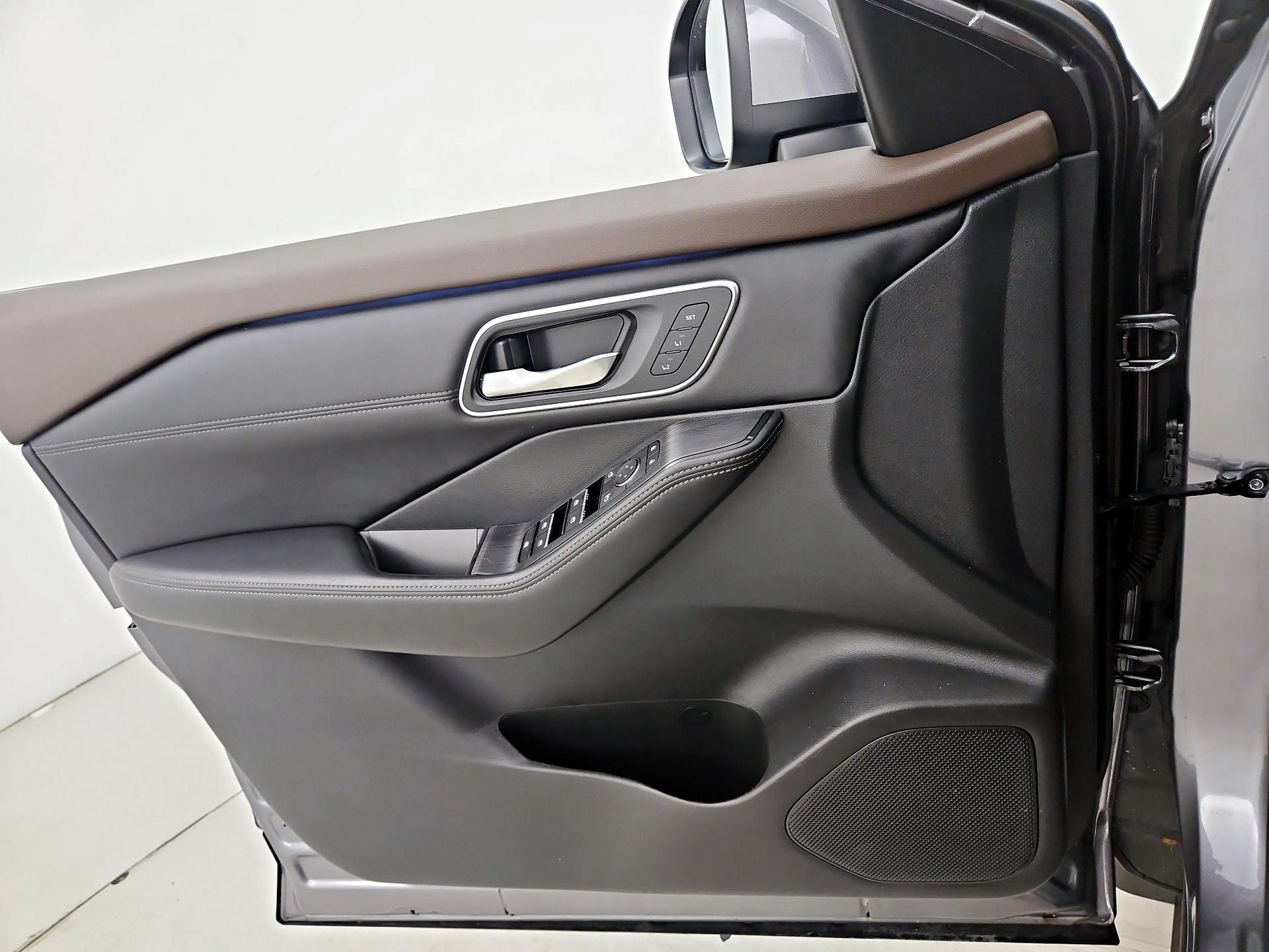 Thumbnail: 2023 Nissan Rogue - 12