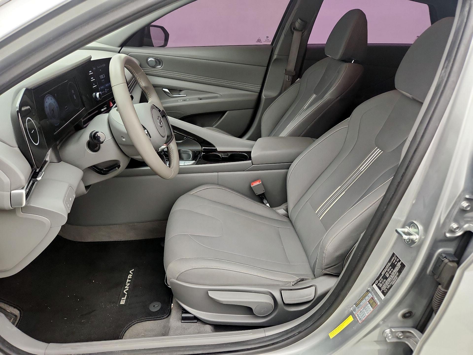 Thumbnail: 2022 Hyundai Elantra - 11