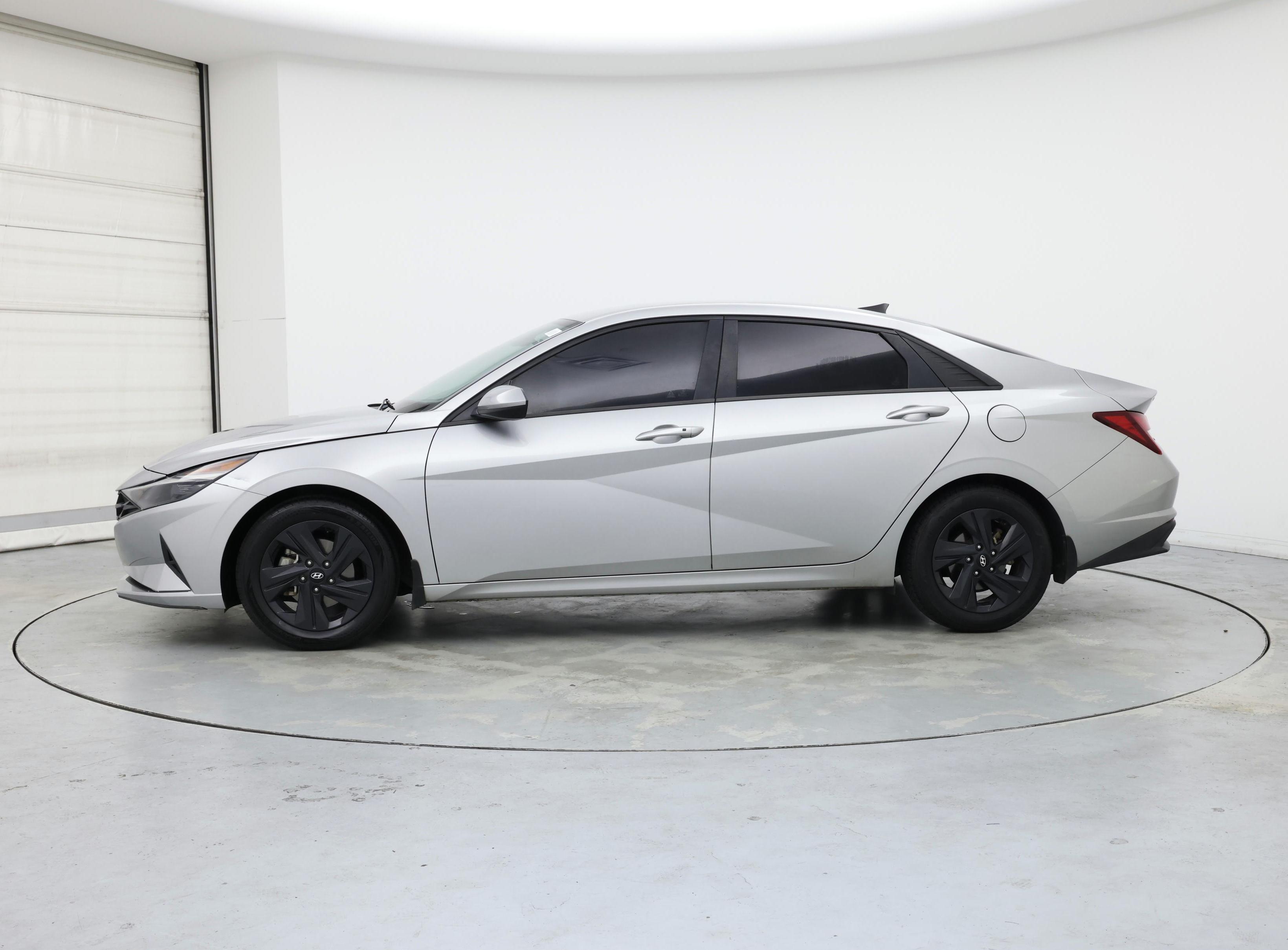 Thumbnail: 2022 Hyundai Elantra - 3