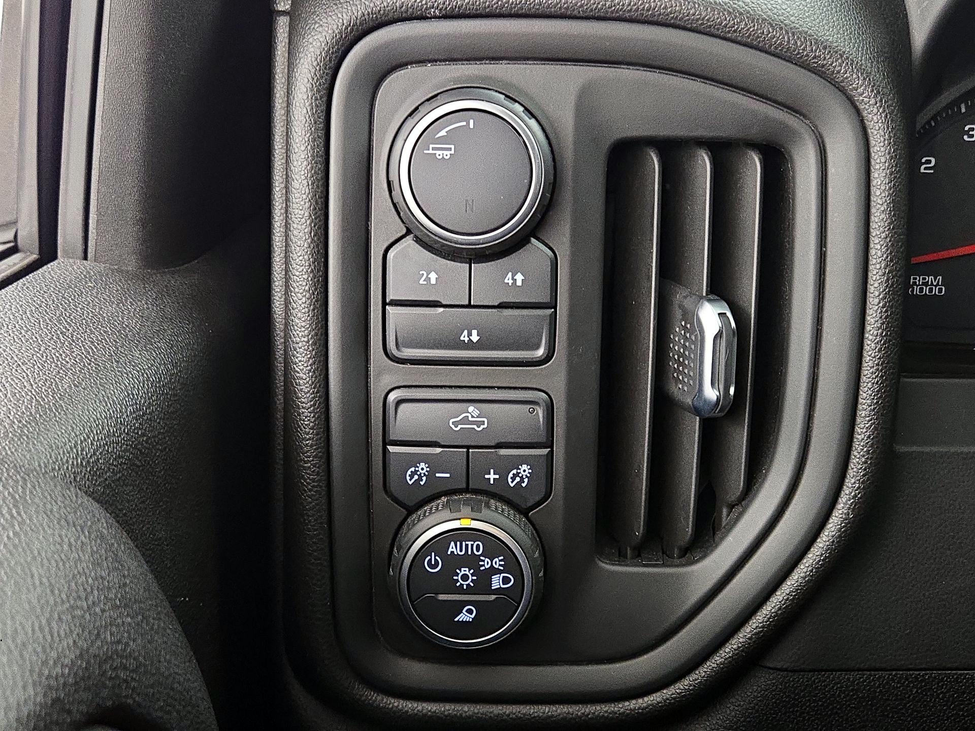 Thumbnail: 2020 Chevrolet Silverado 2500 - 13
