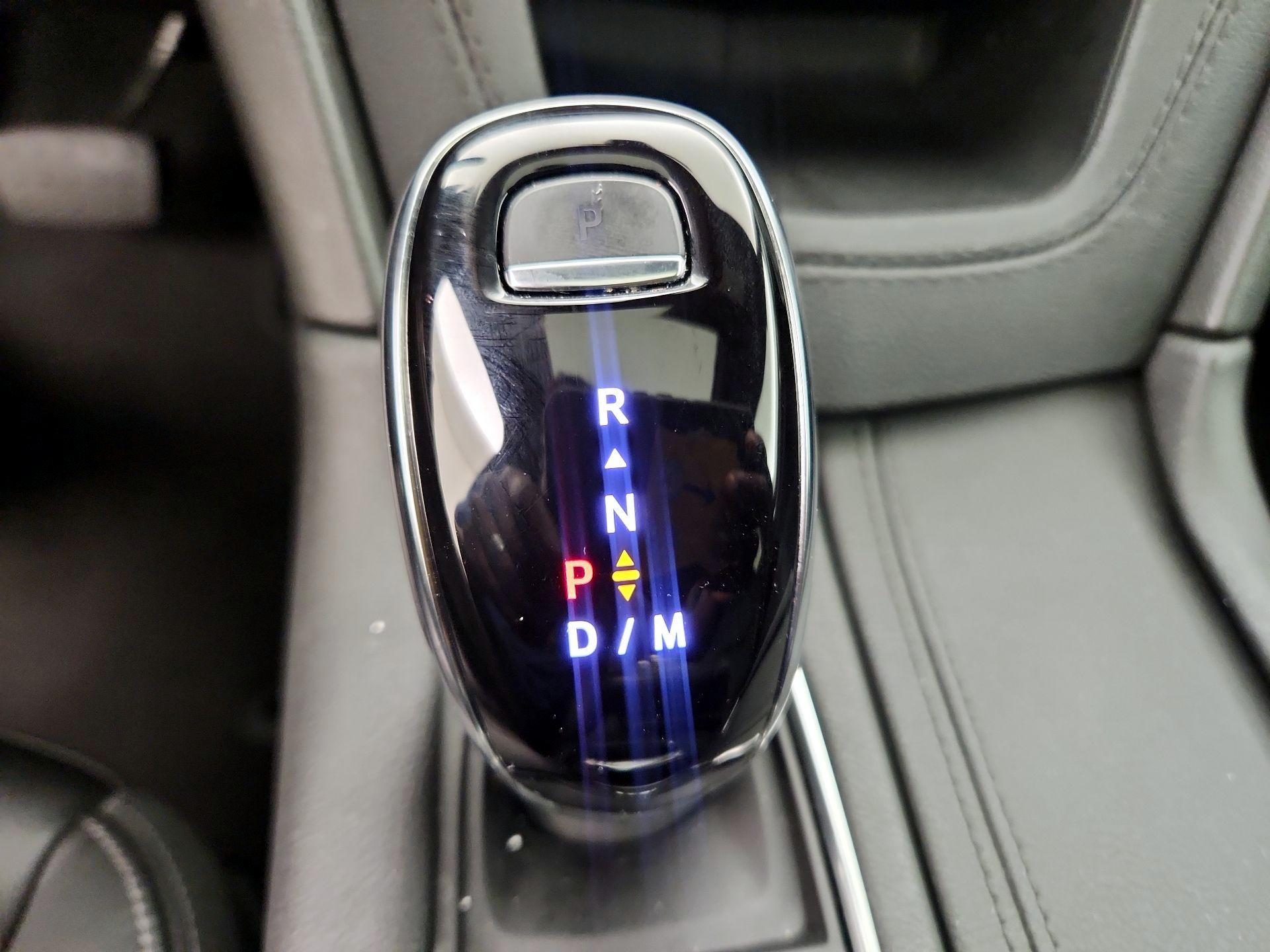 Thumbnail: 2023 Cadillac XT6 - 17