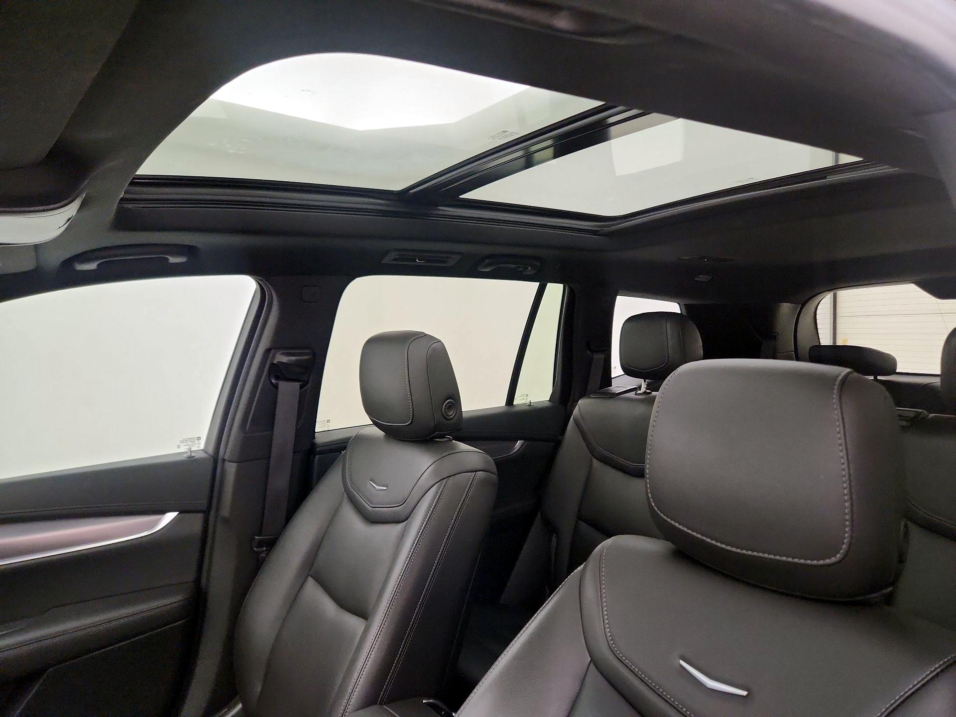 Thumbnail: 2023 Cadillac XT6 - 19