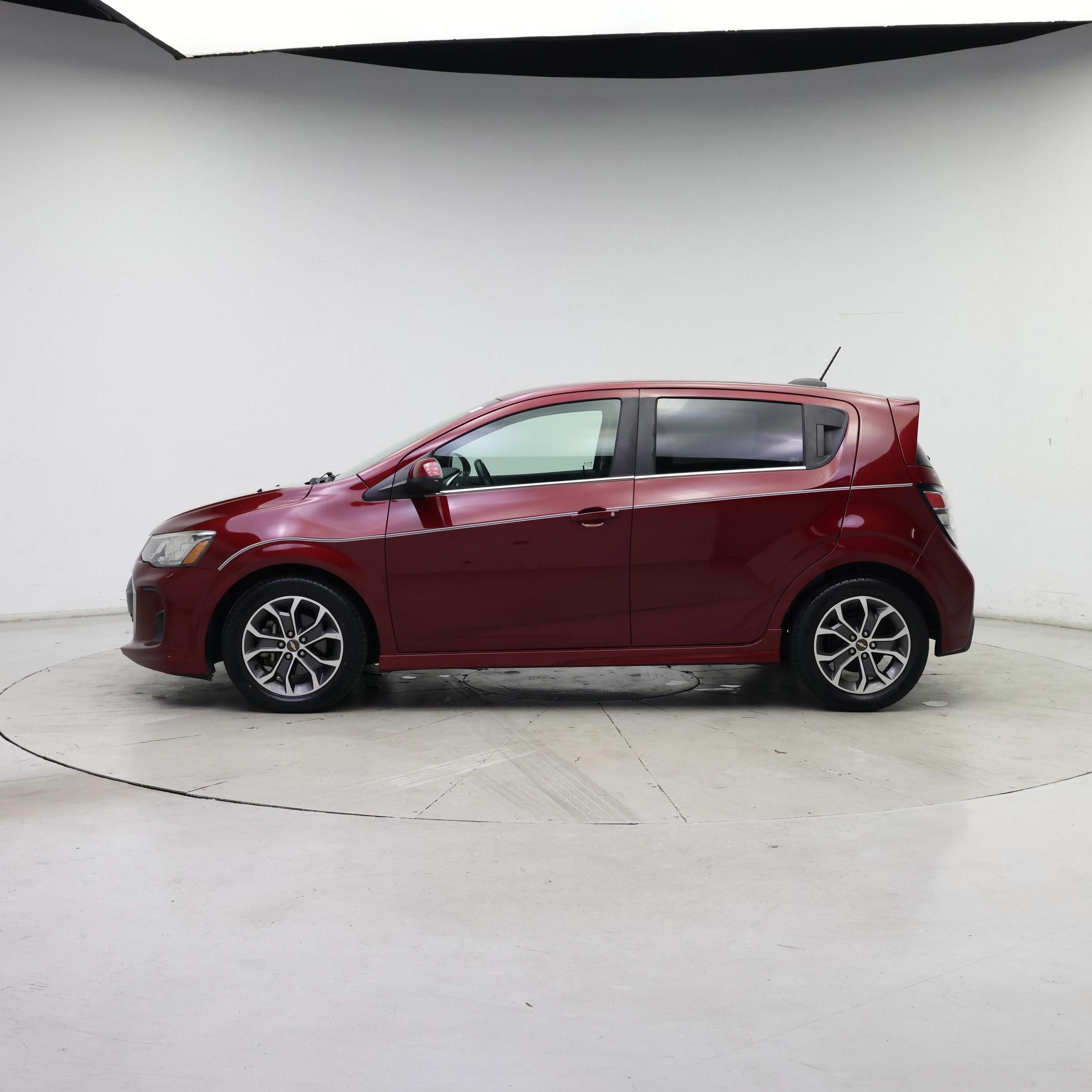 Thumbnail: 2017 Chevrolet Sonic - 3