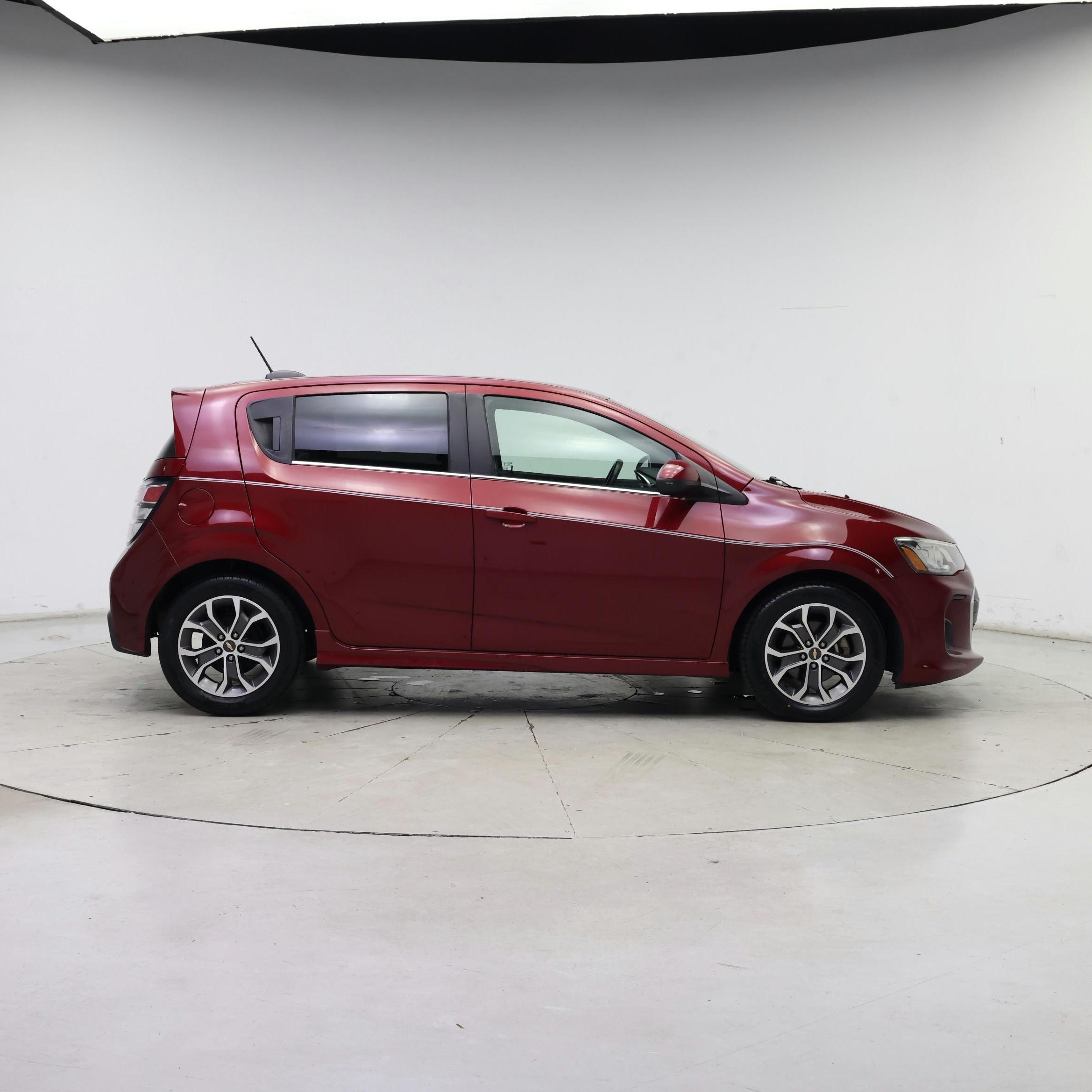 Thumbnail: 2017 Chevrolet Sonic - 7