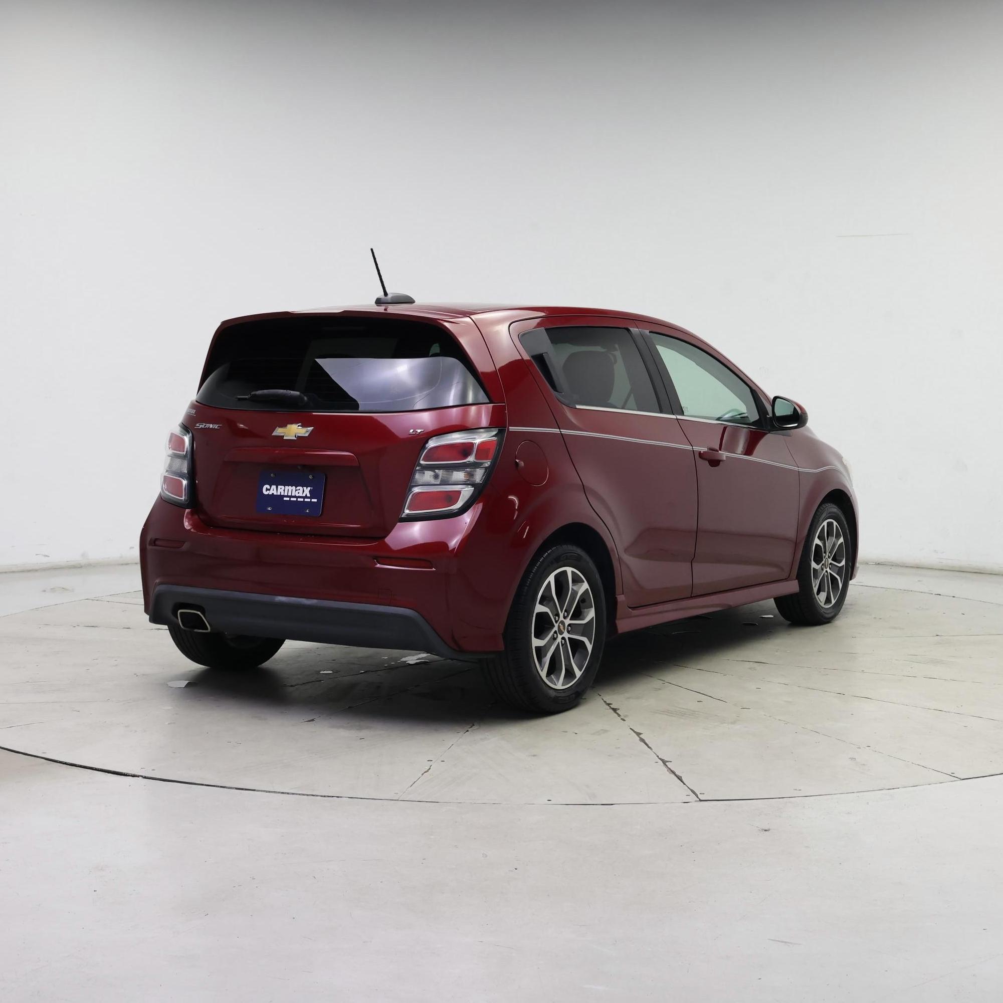 Thumbnail: 2017 Chevrolet Sonic - 8