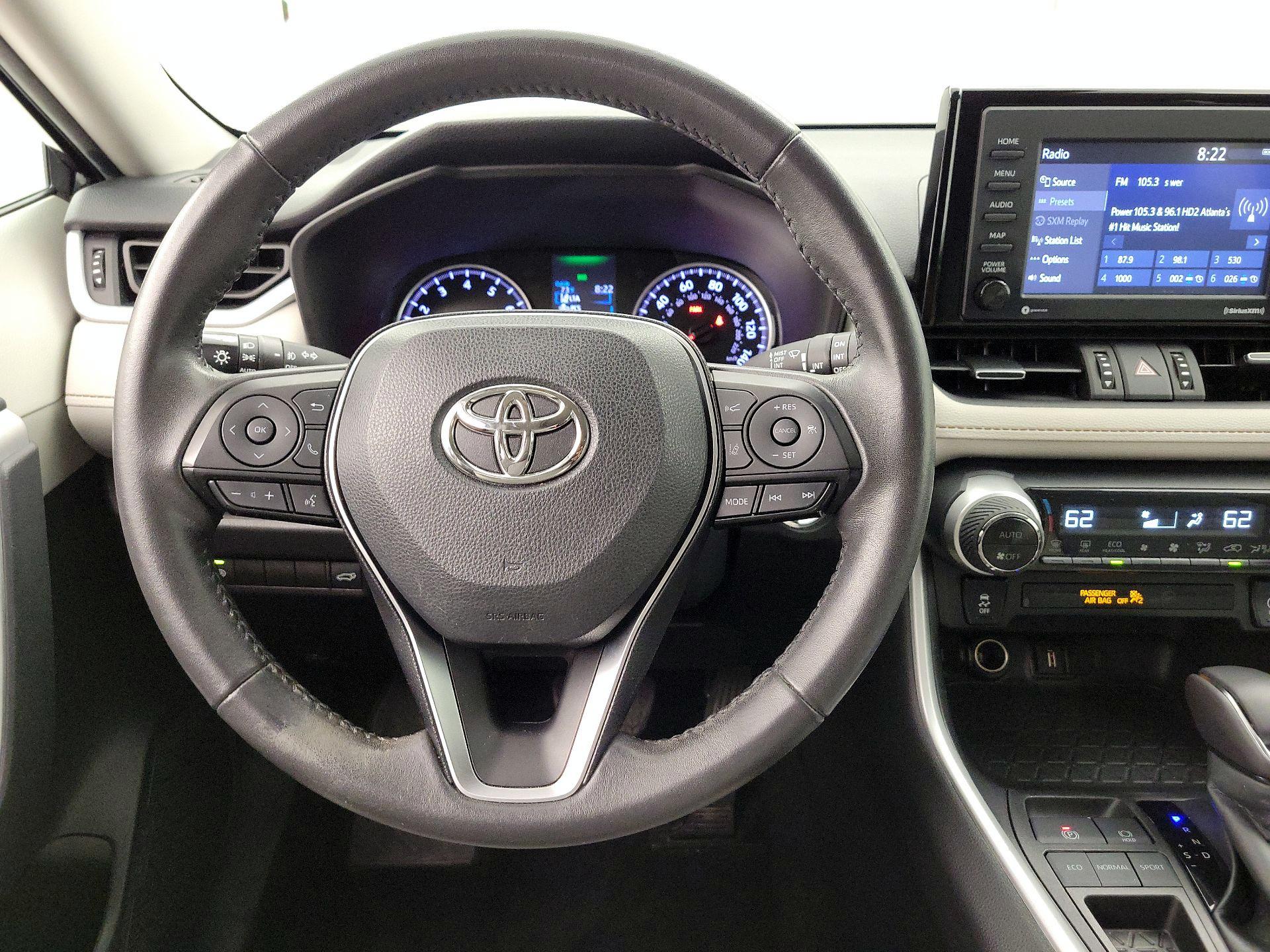 Thumbnail: 2022 Toyota RAV4 - 10