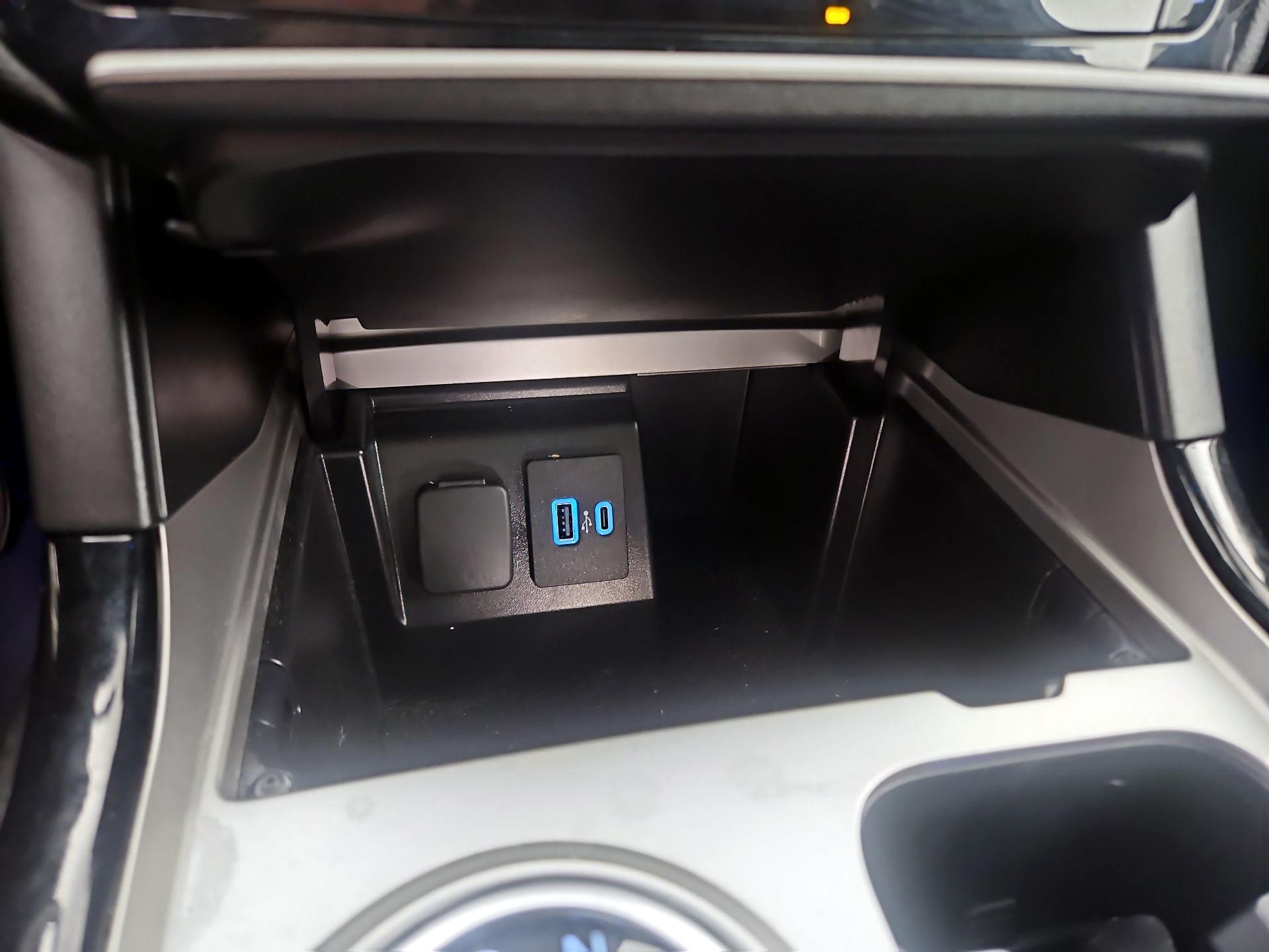 Thumbnail: 2021 Ford Explorer - 18