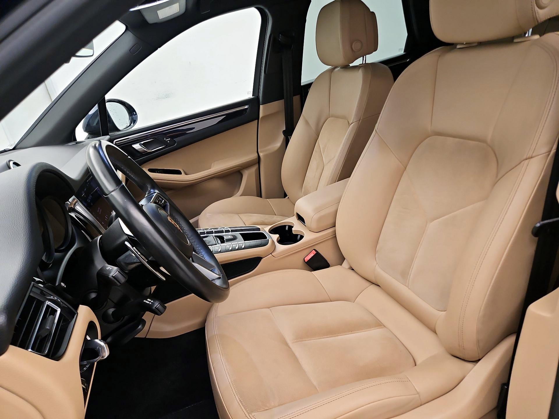 Thumbnail: 2020 Porsche Macan - 11