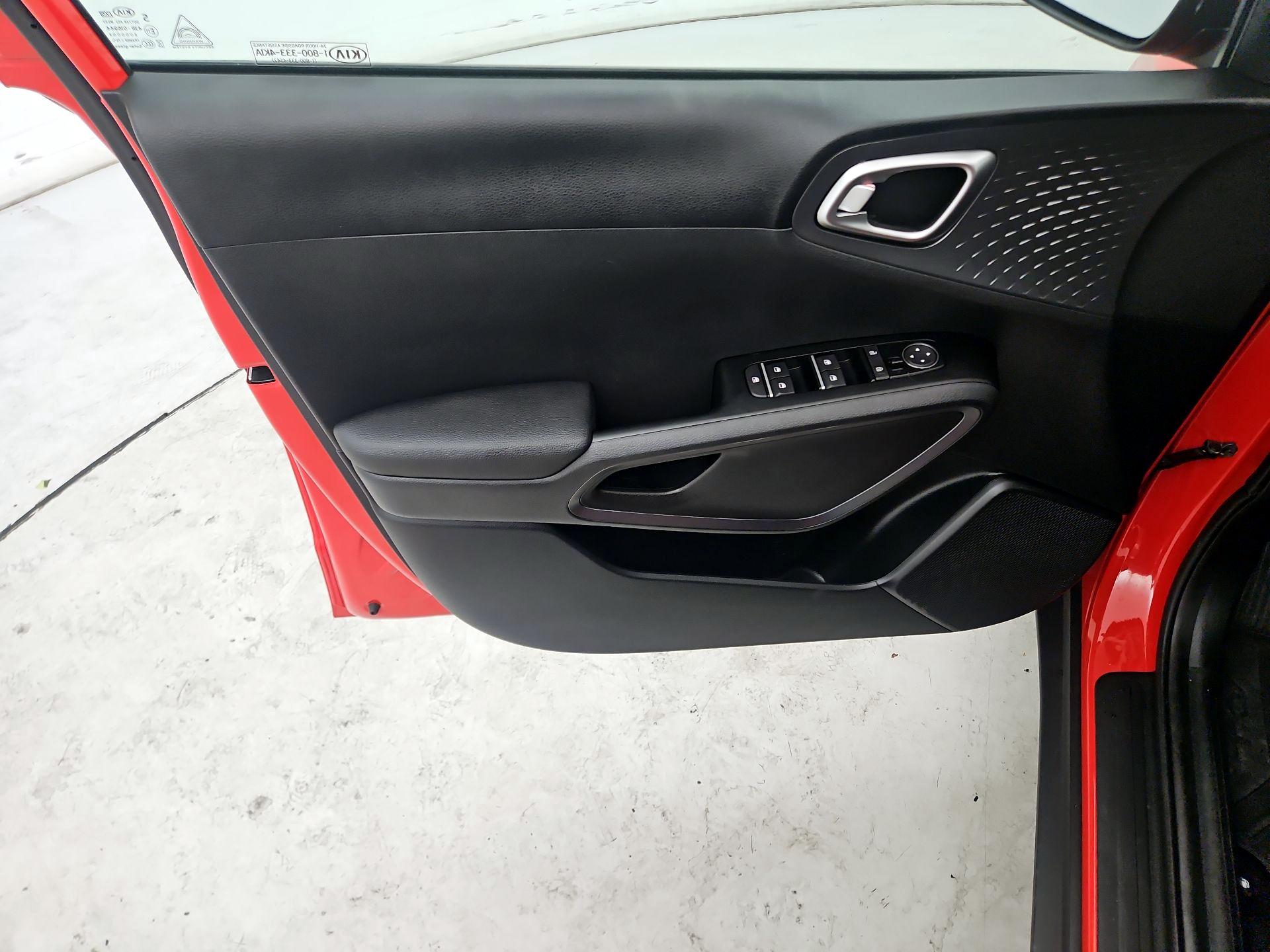 Thumbnail: 2020 Kia Soul - 12
