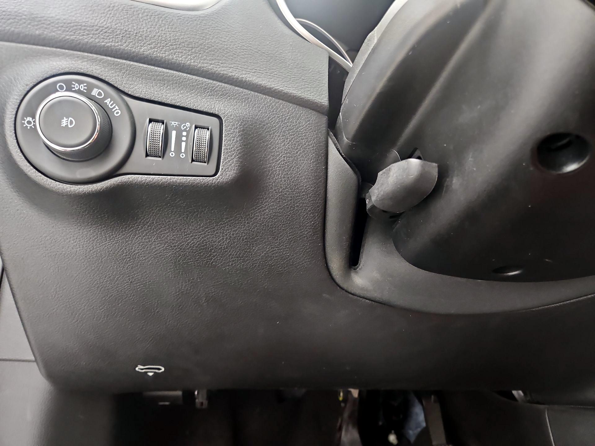 Thumbnail: 2021 Jeep Compass - 13