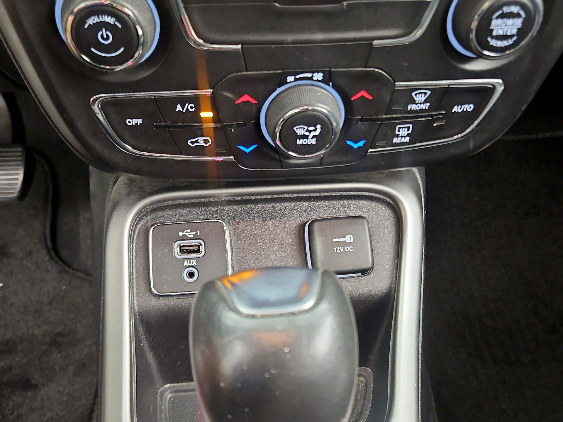 Thumbnail: 2021 Jeep Compass - 16