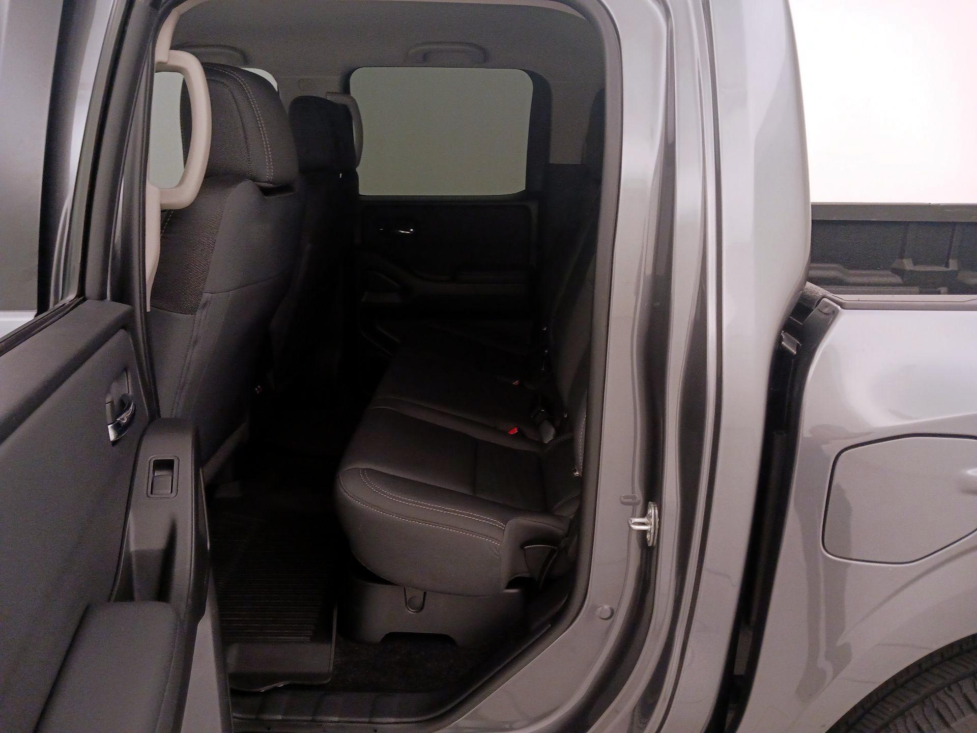 Thumbnail: 2024 Nissan Frontier - 19