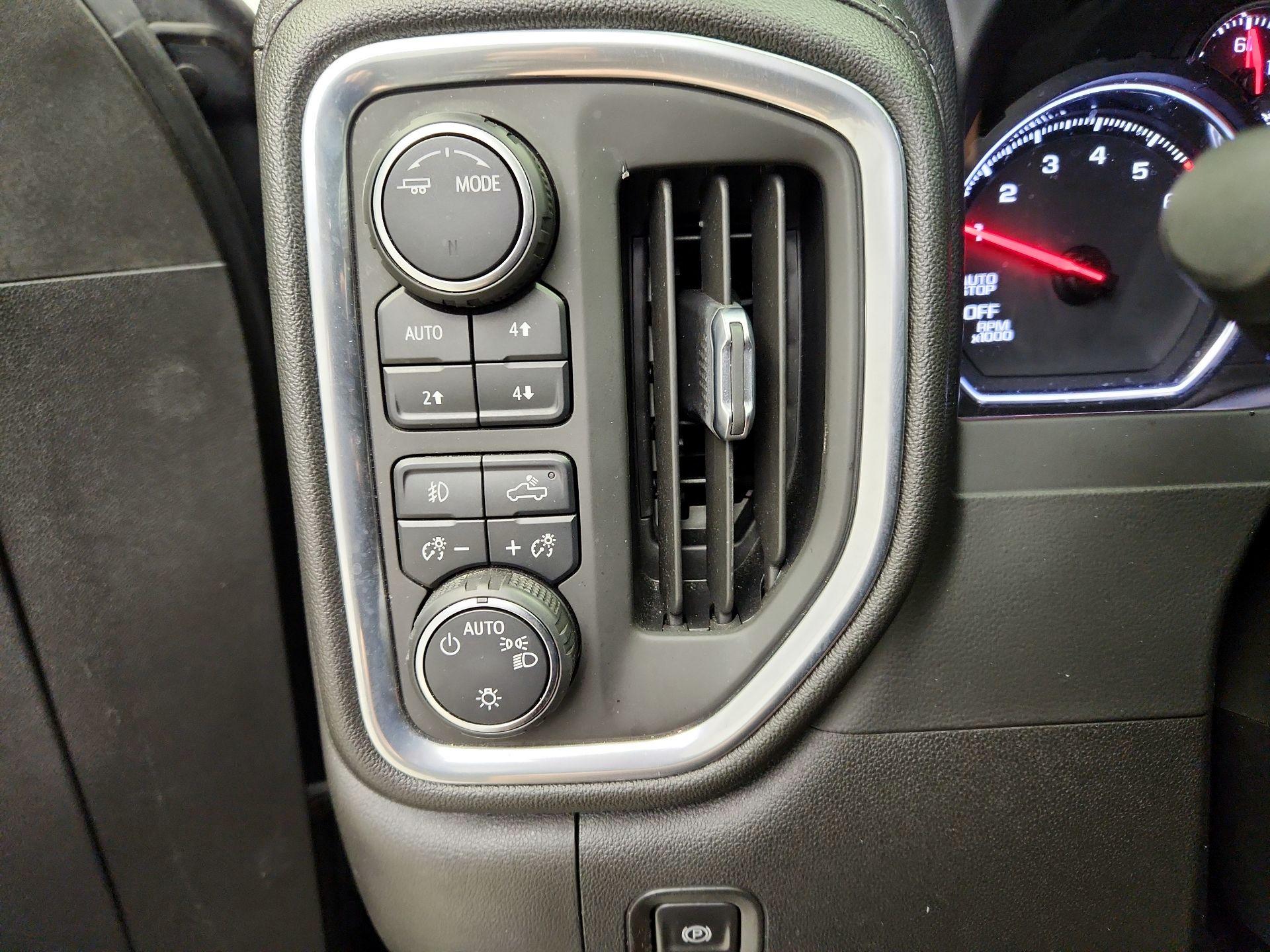 Thumbnail: 2021 Chevrolet Silverado 1500 - 13