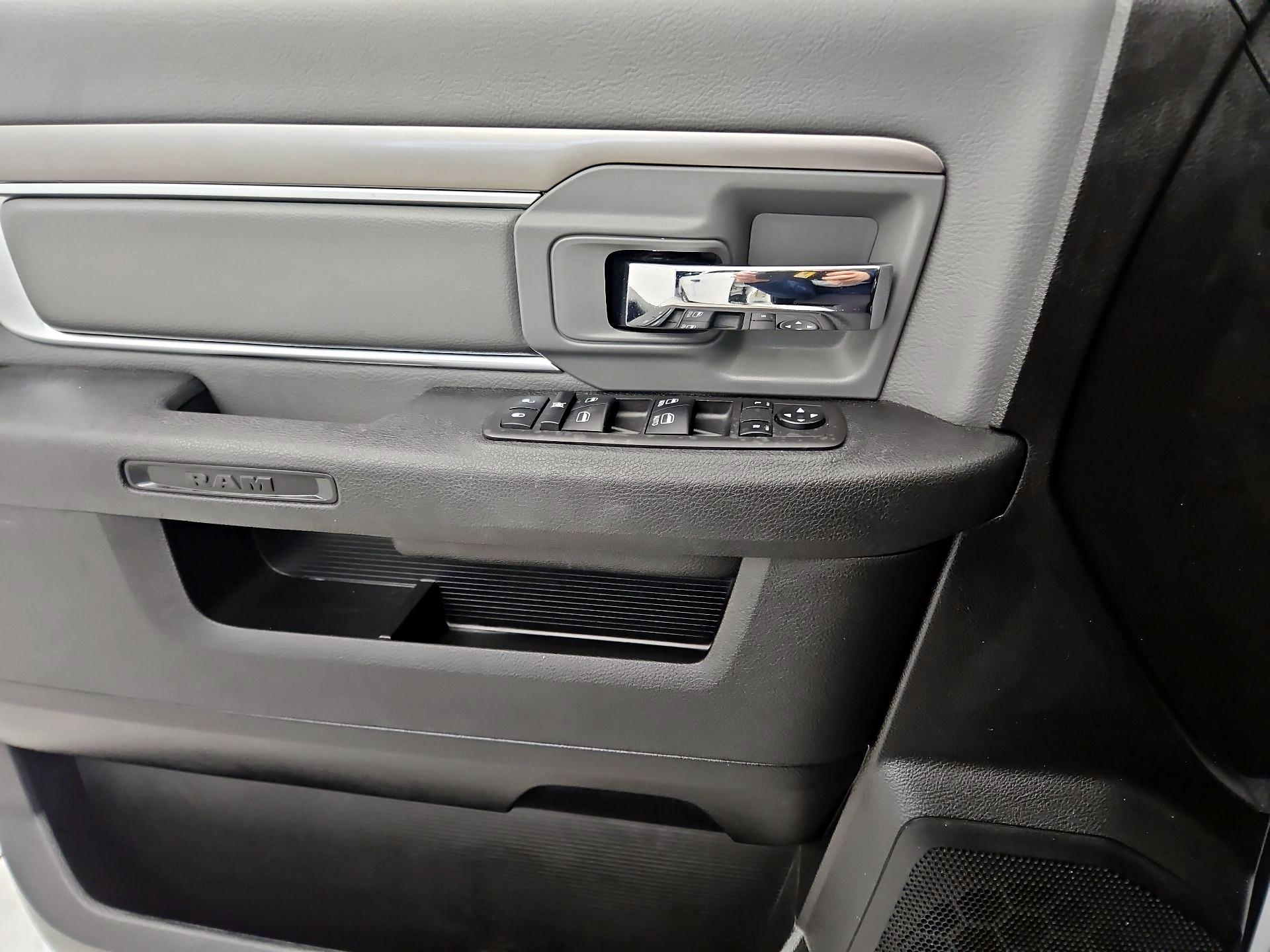 Thumbnail: 2023 RAM 1500 Classic - 12