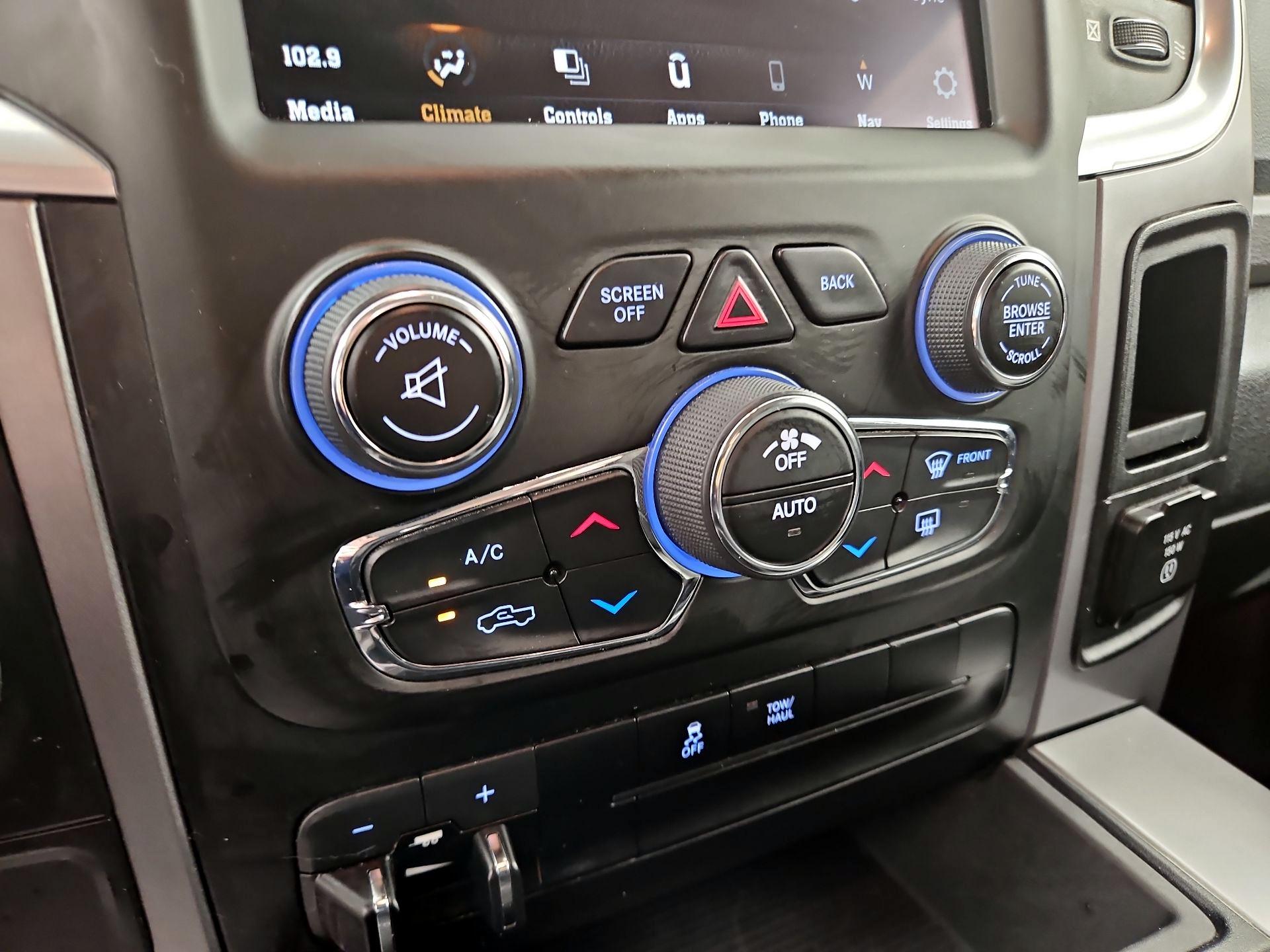 Thumbnail: 2023 RAM 1500 Classic - 17
