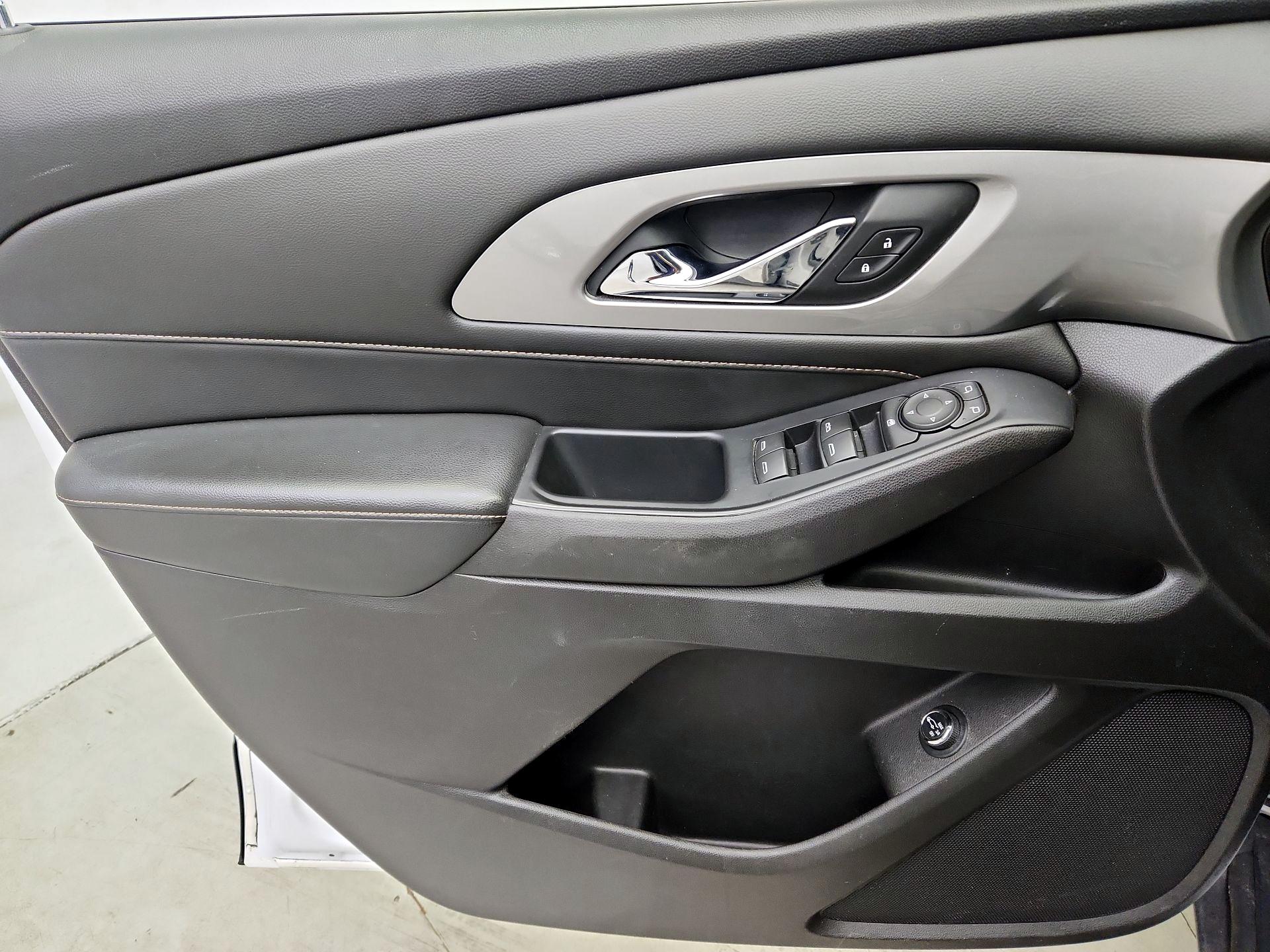 Thumbnail: 2018 Chevrolet Traverse - 12