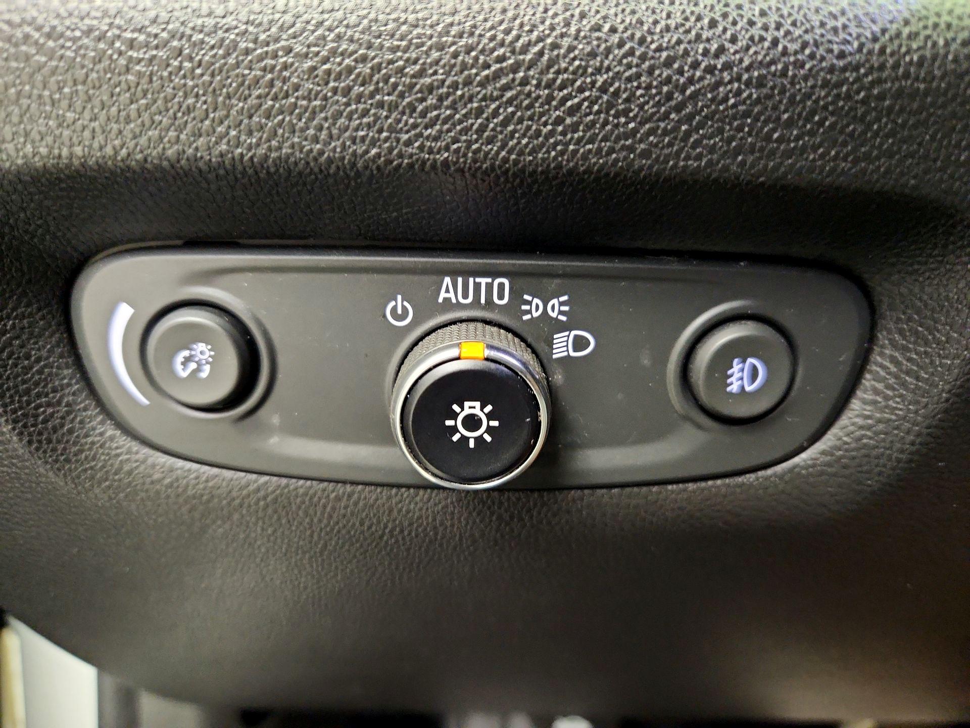 Thumbnail: 2018 Chevrolet Traverse - 13