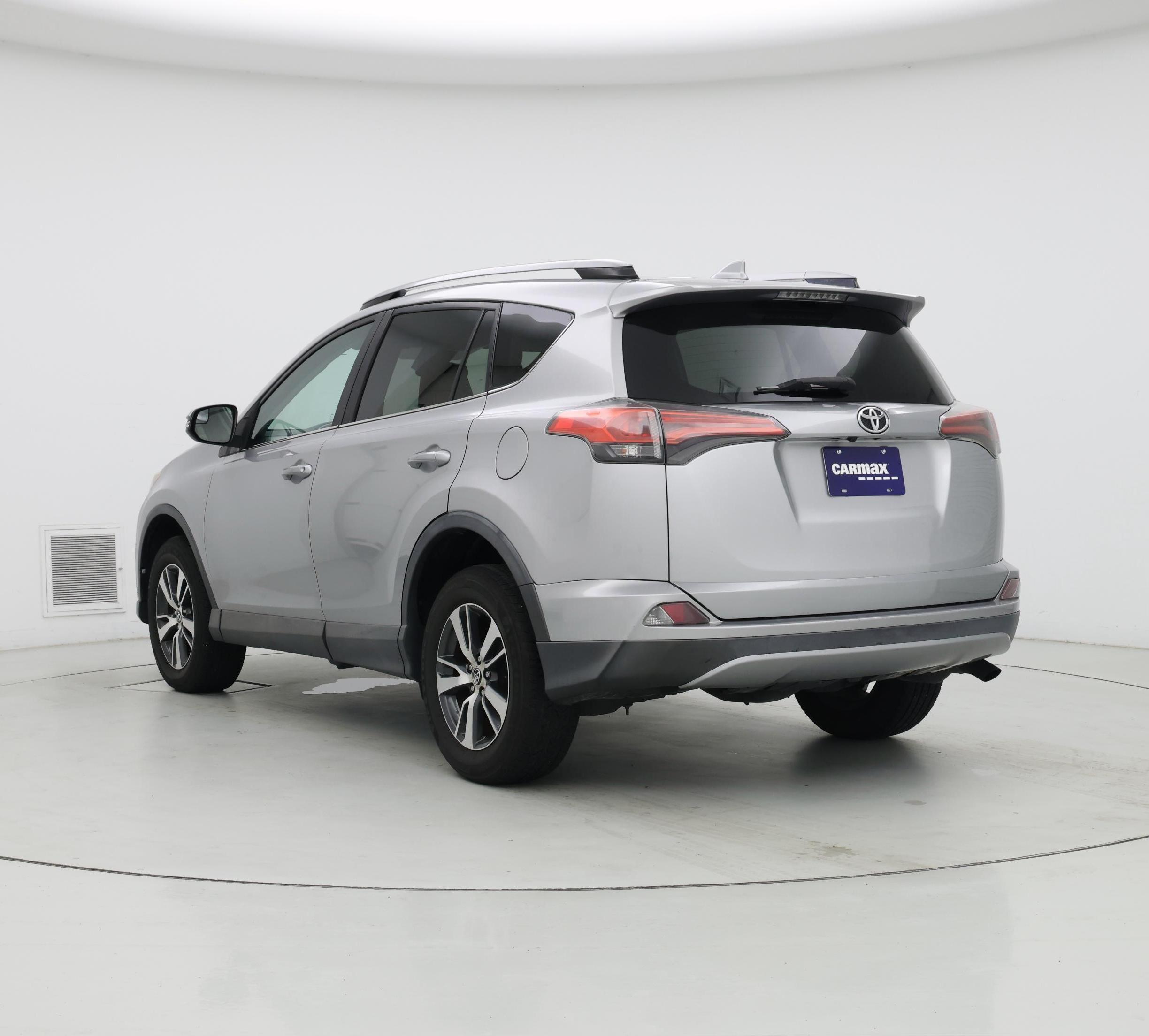 Thumbnail: 2017 Toyota RAV4 - 2