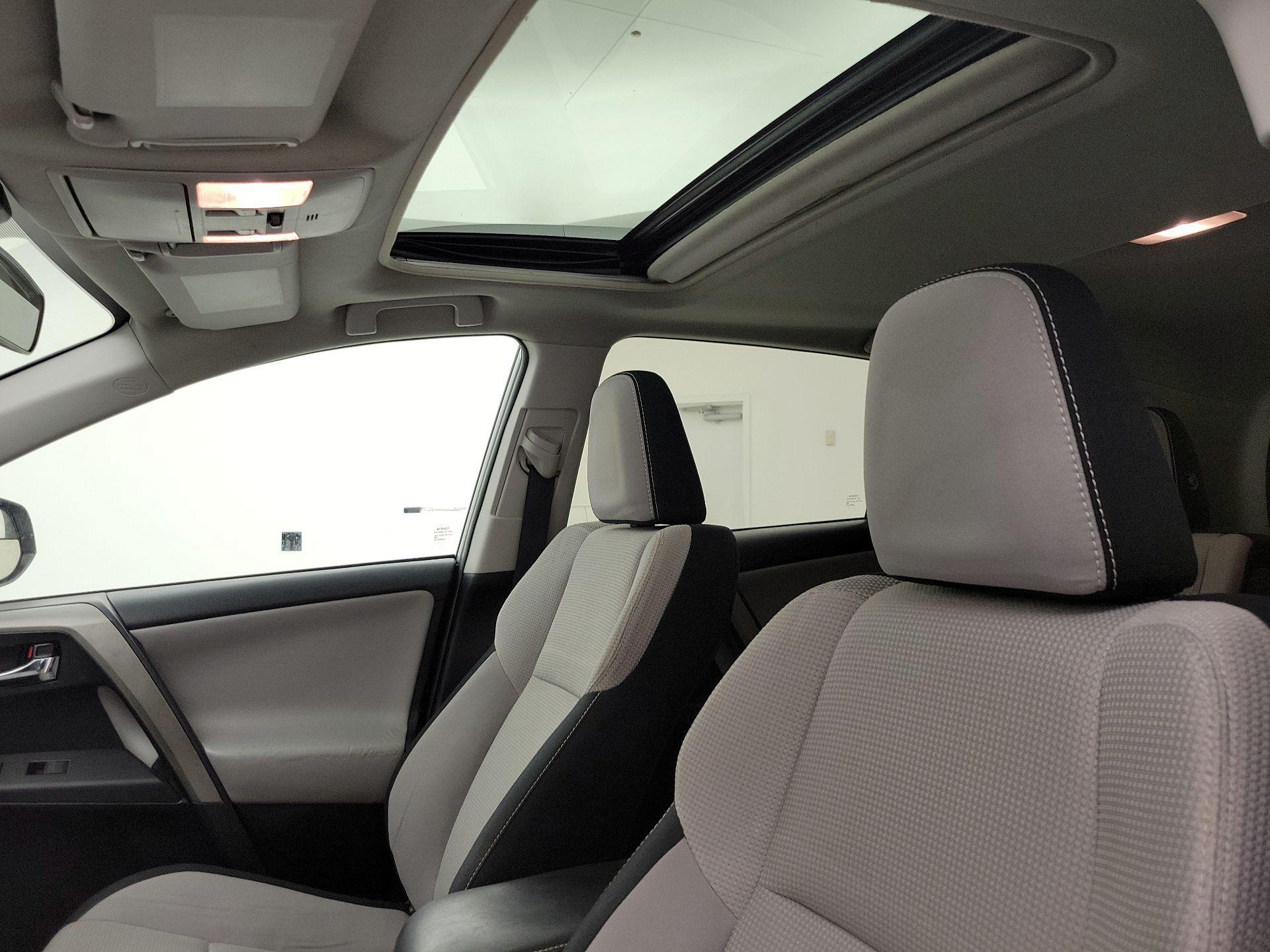 Thumbnail: 2017 Toyota RAV4 - 19