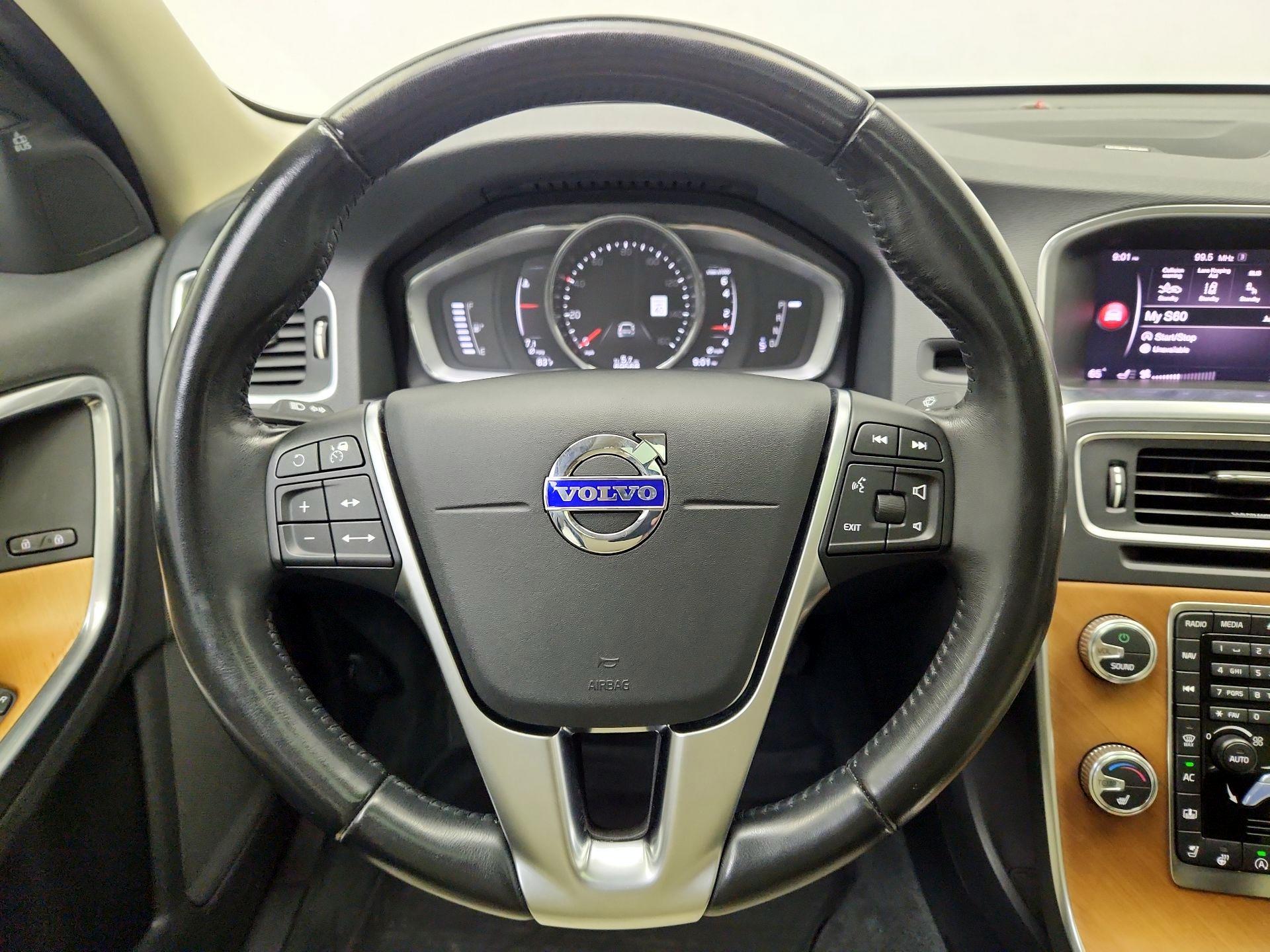 Thumbnail: 2018 Volvo S60 - 10
