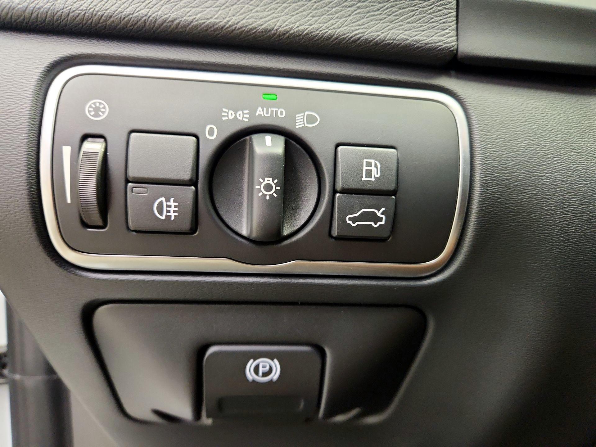 Thumbnail: 2018 Volvo S60 - 13