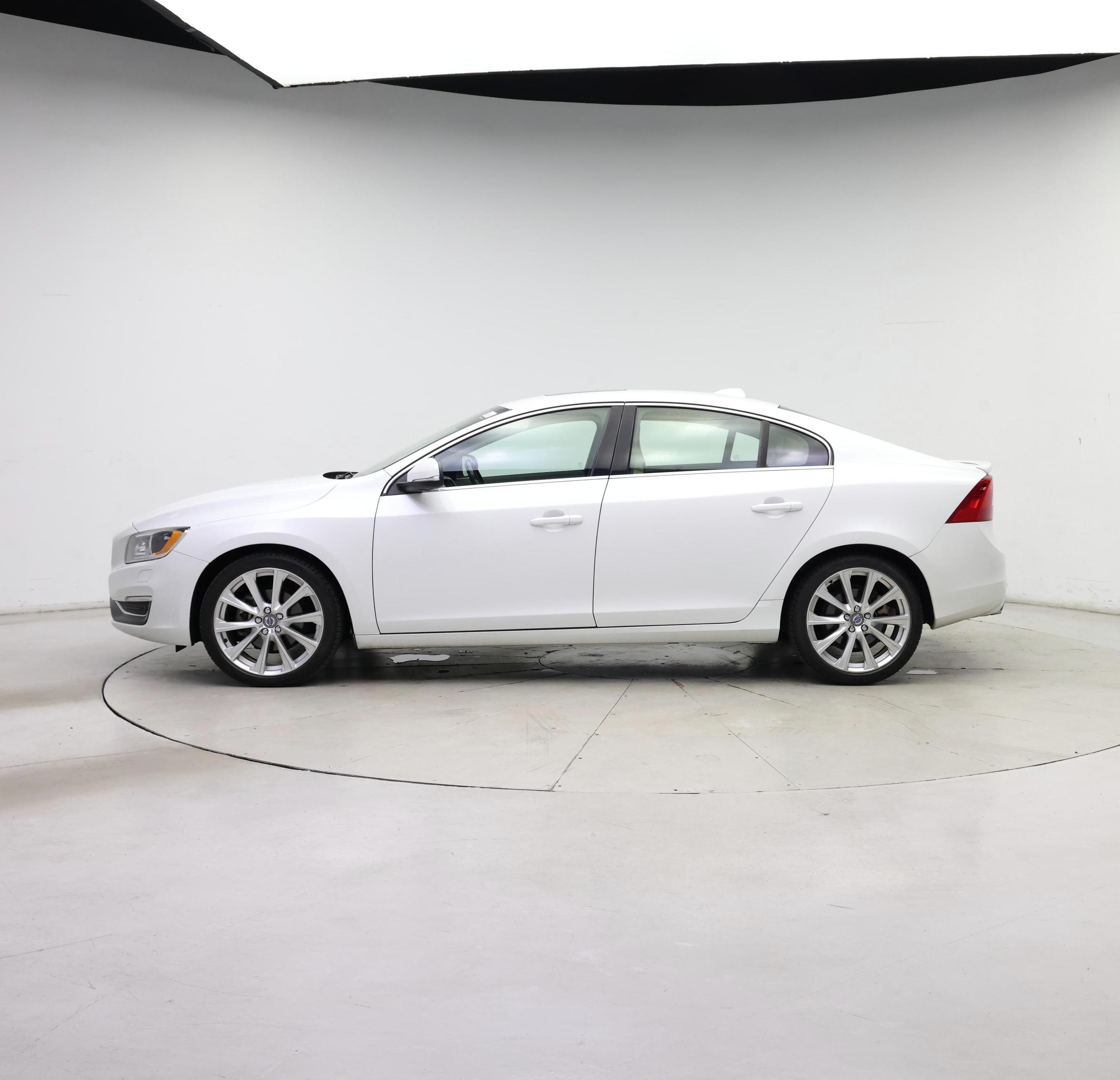 Thumbnail: 2018 Volvo S60 - 3