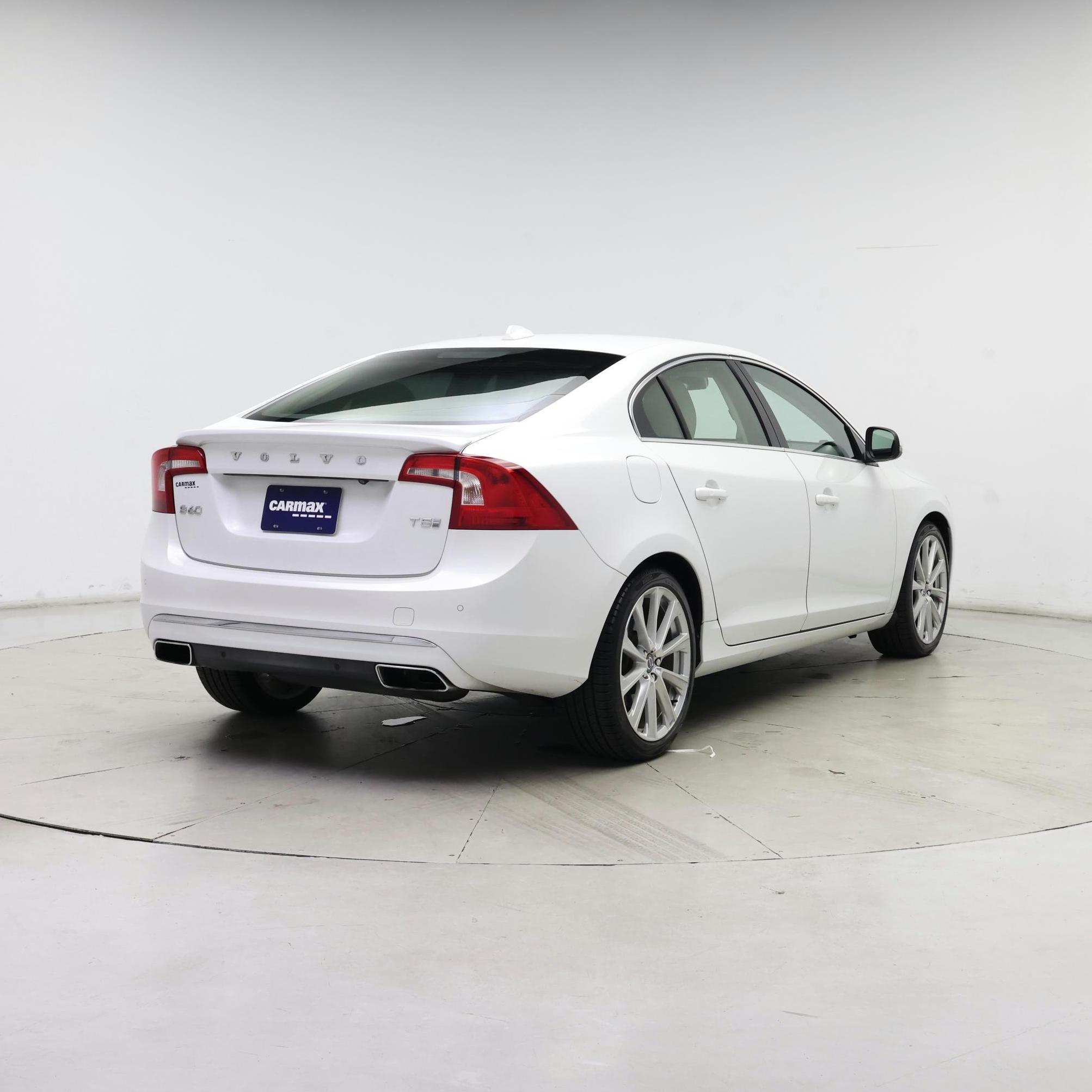 Thumbnail: 2018 Volvo S60 - 8