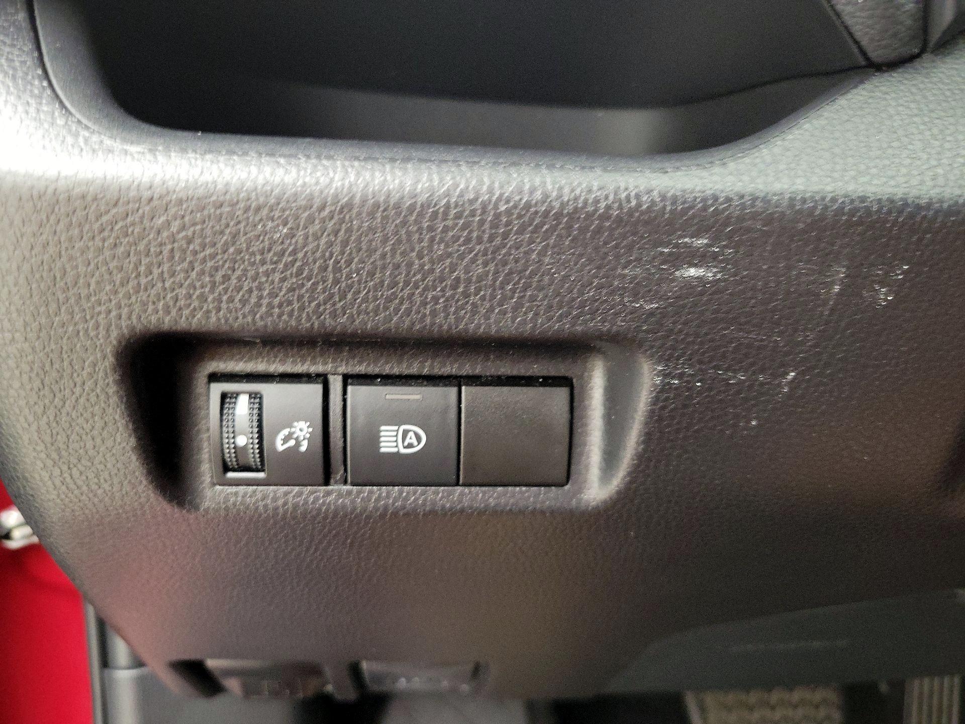 Thumbnail: 2021 Toyota RAV4 - 13