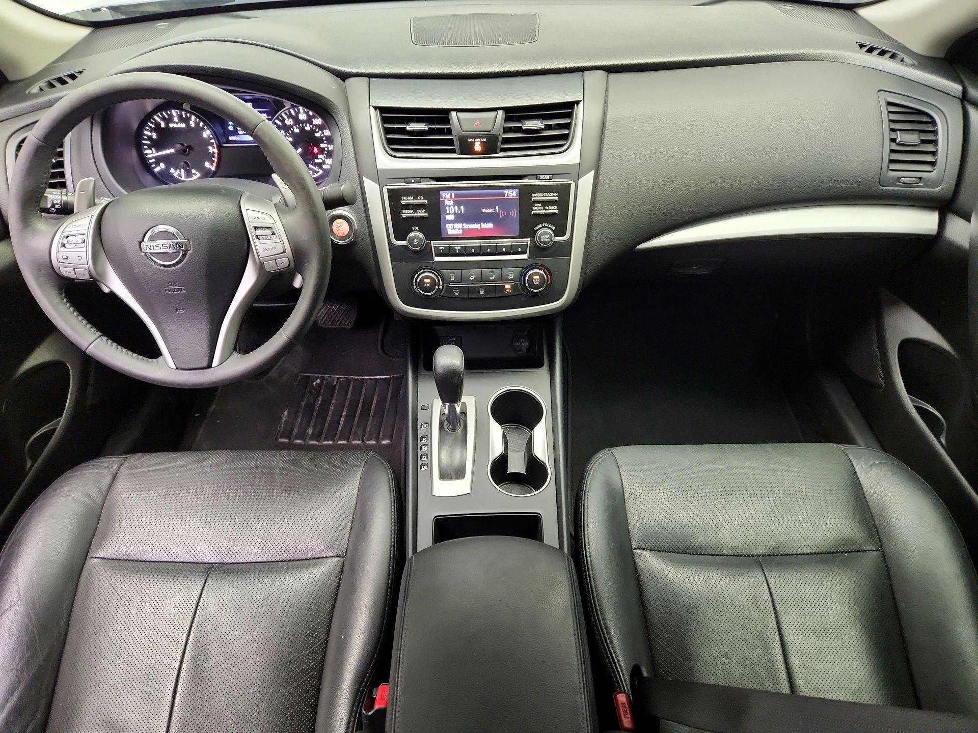 Thumbnail: 2017 Nissan Altima - 9