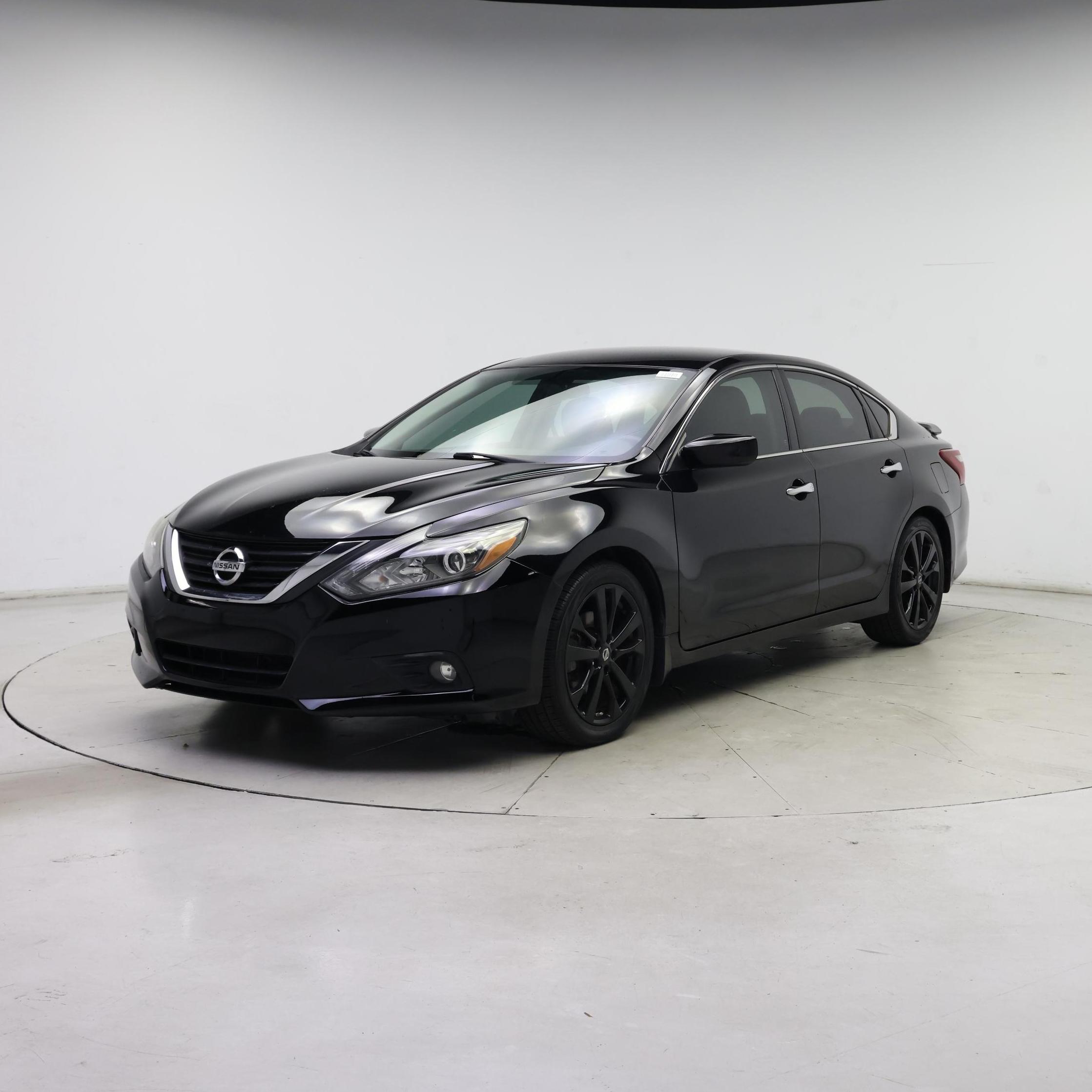 Thumbnail: 2017 Nissan Altima - 4
