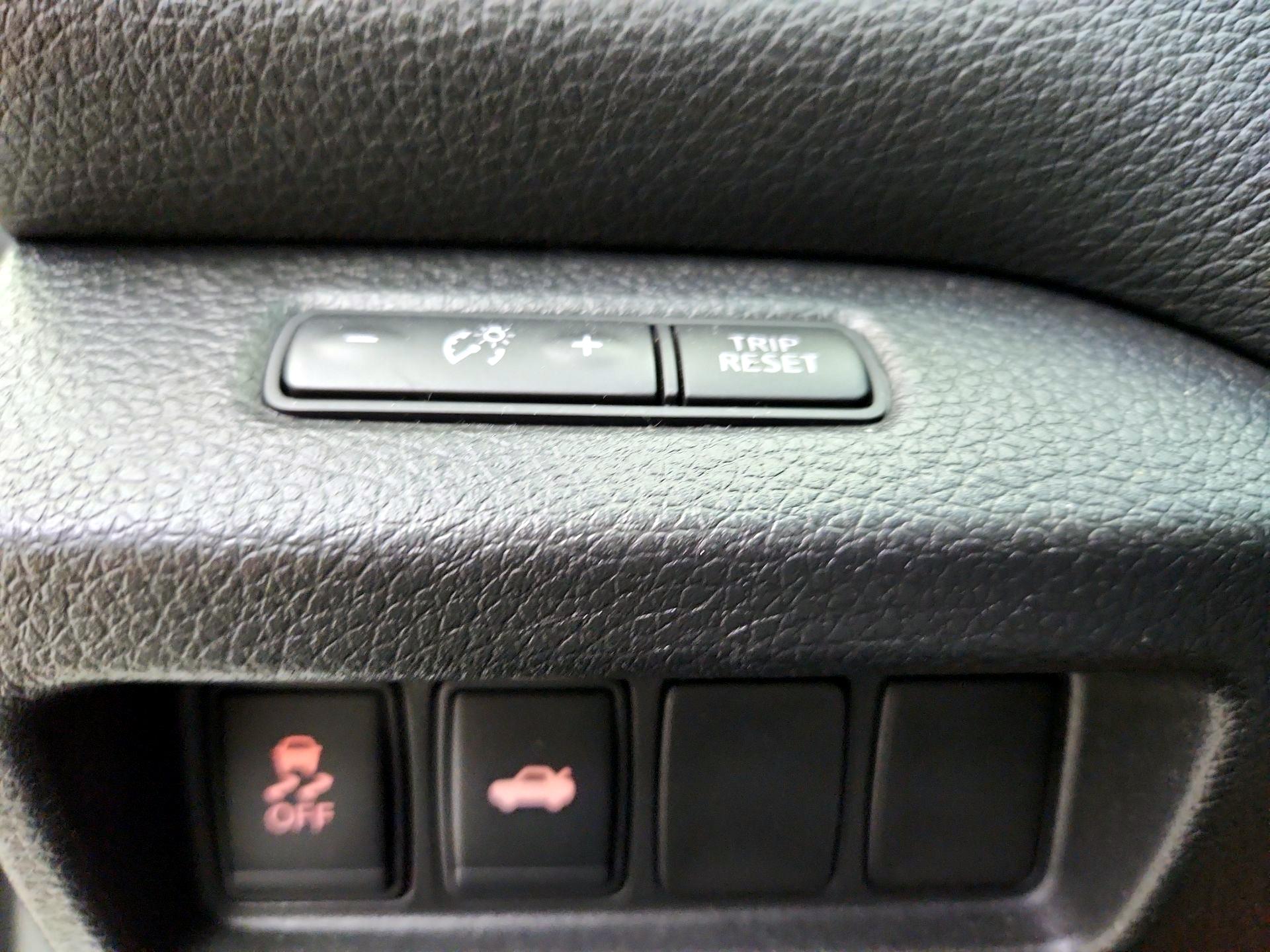 Thumbnail: 2014 Nissan Altima - 13