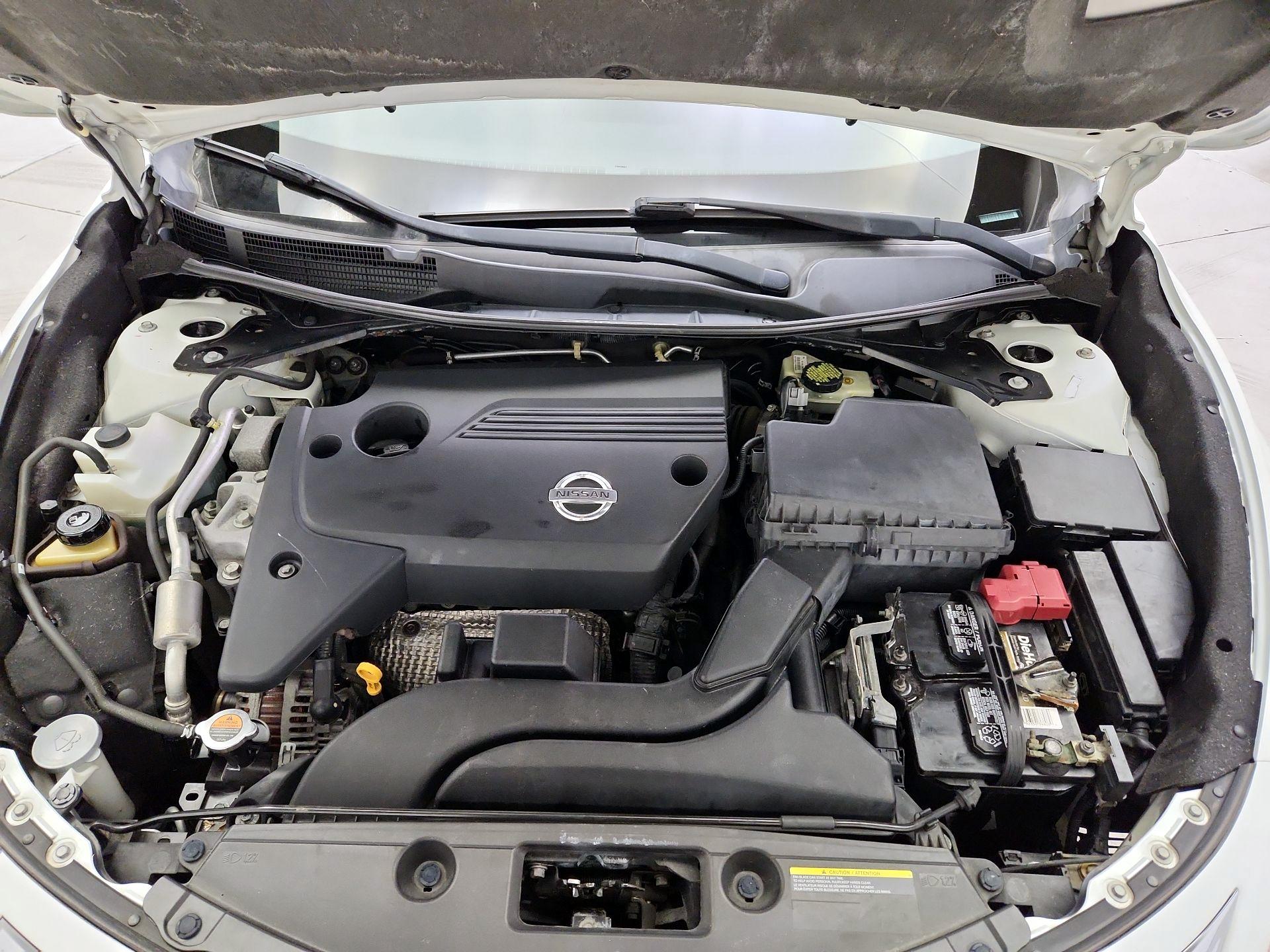 Thumbnail: 2014 Nissan Altima - 20