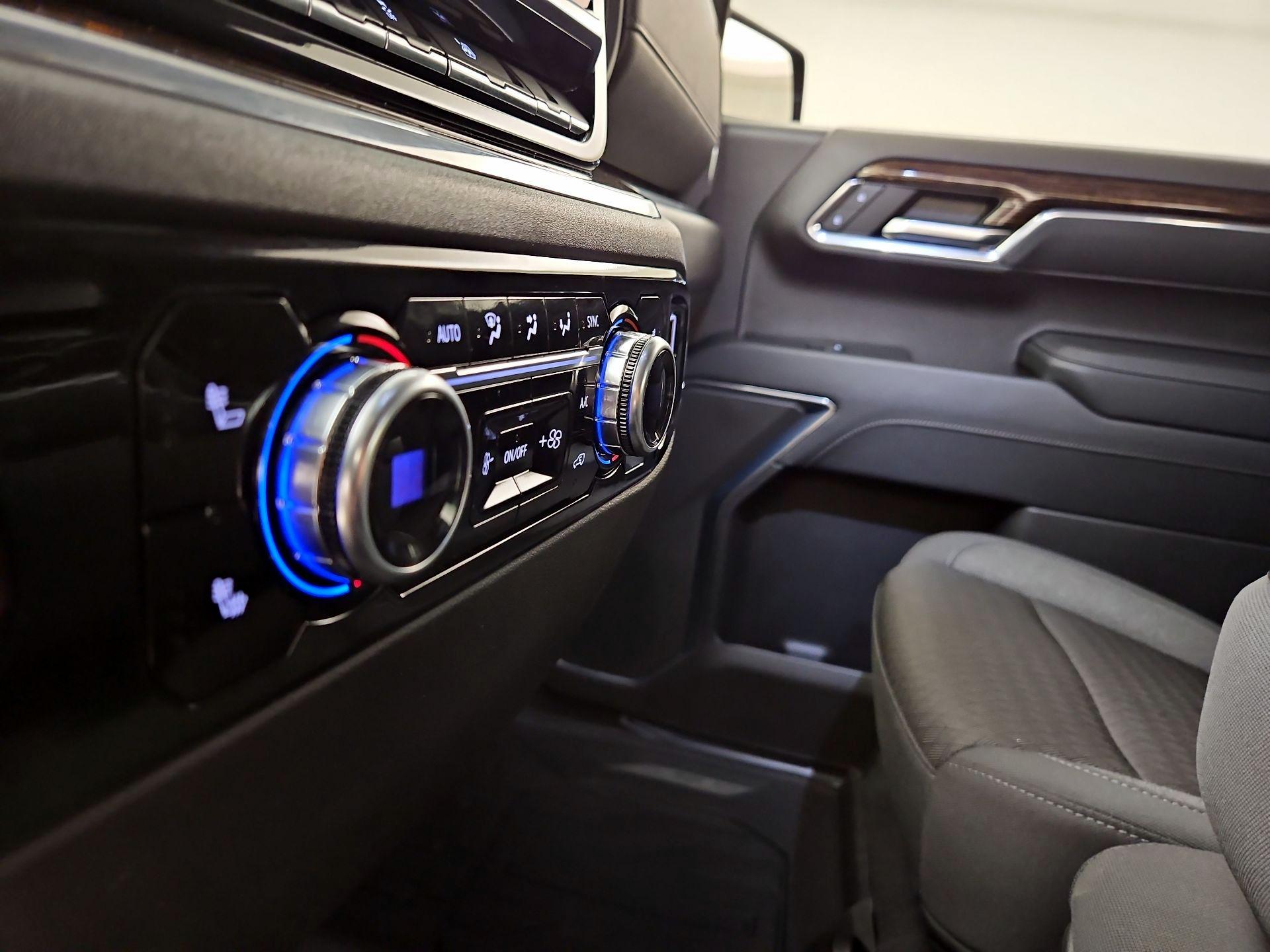 Thumbnail: 2023 GMC Sierra 1500 - 17