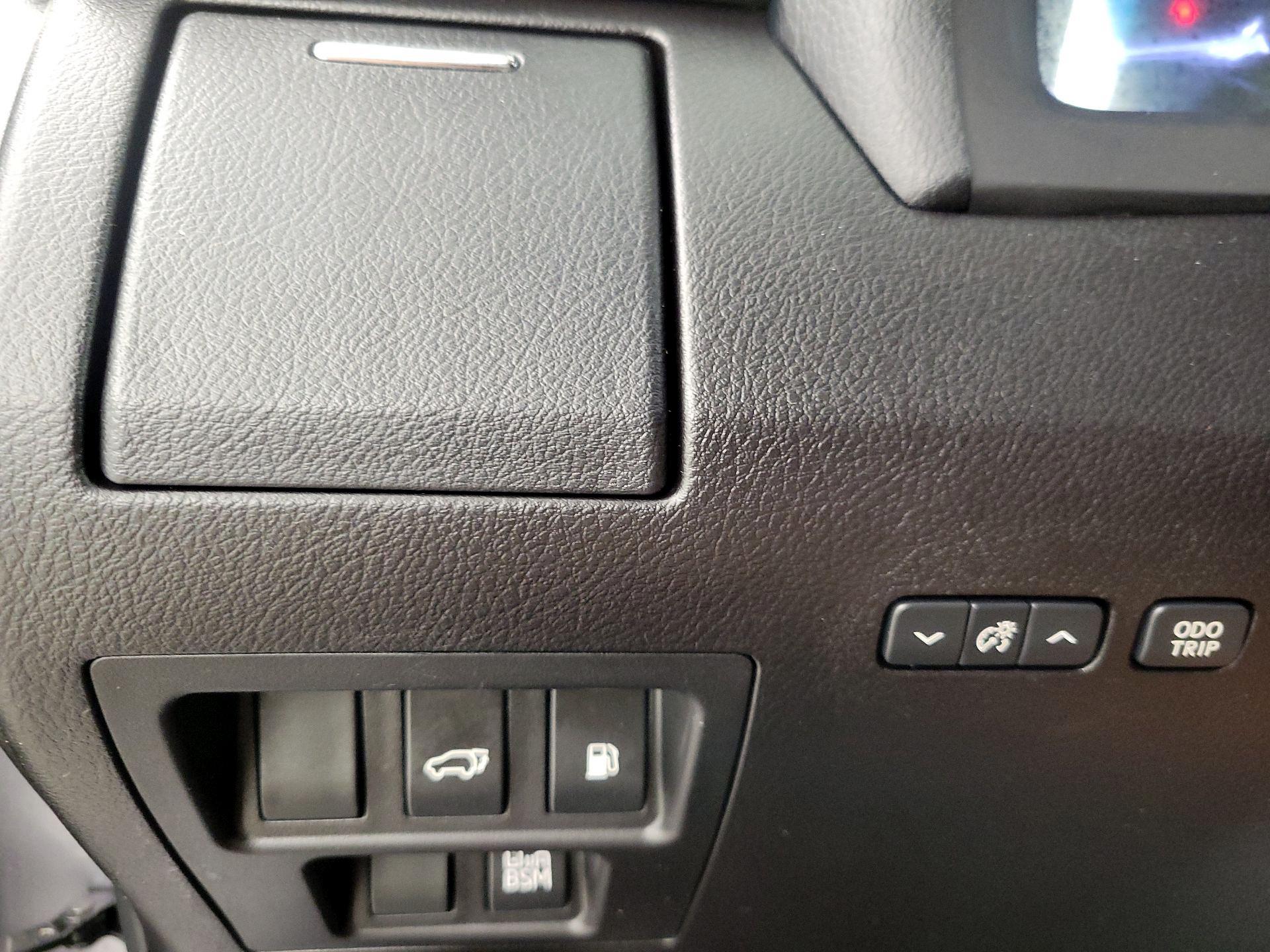Thumbnail: 2015 Lexus RX - 13